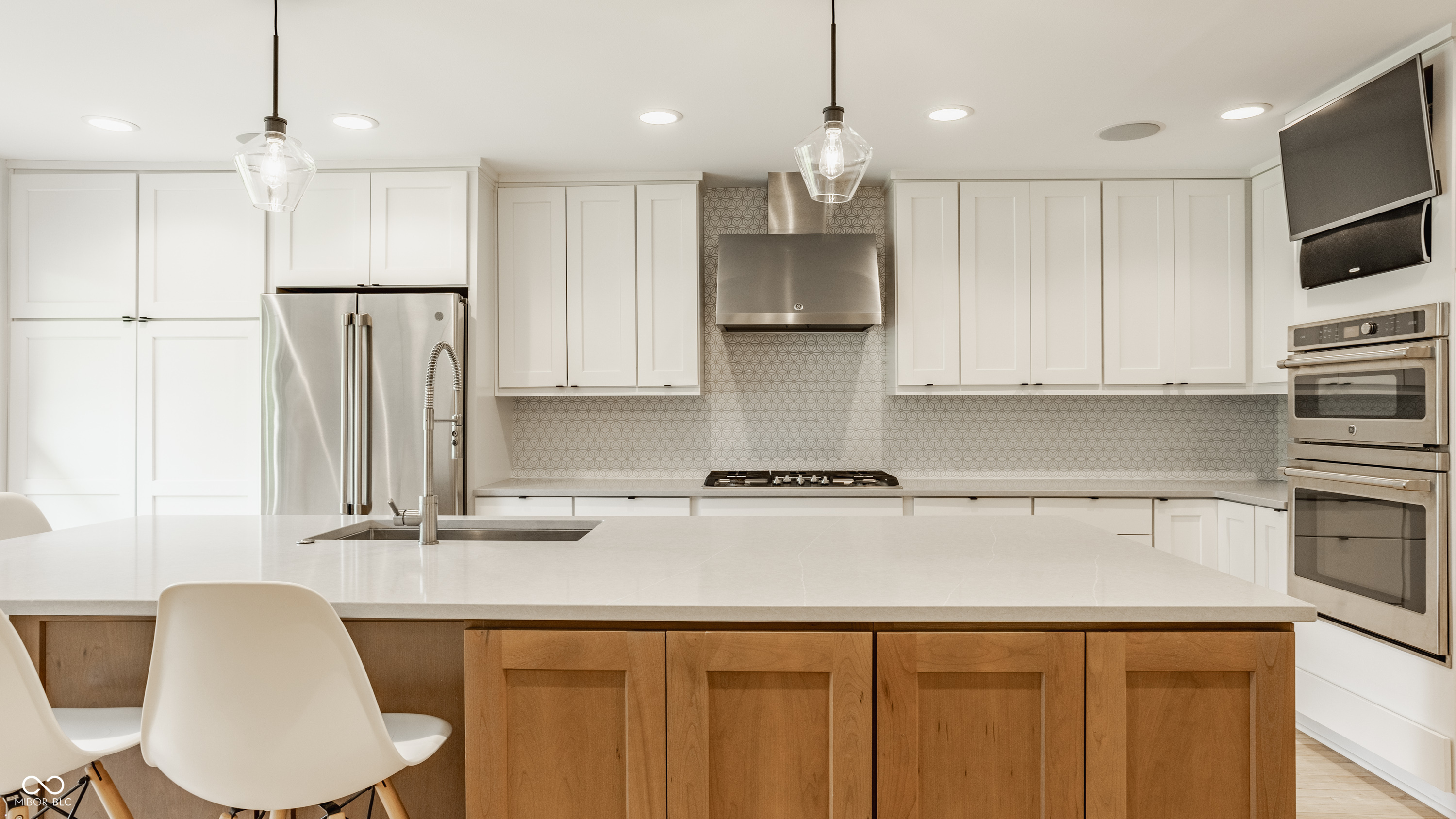 7887 Meadowbrook Drive