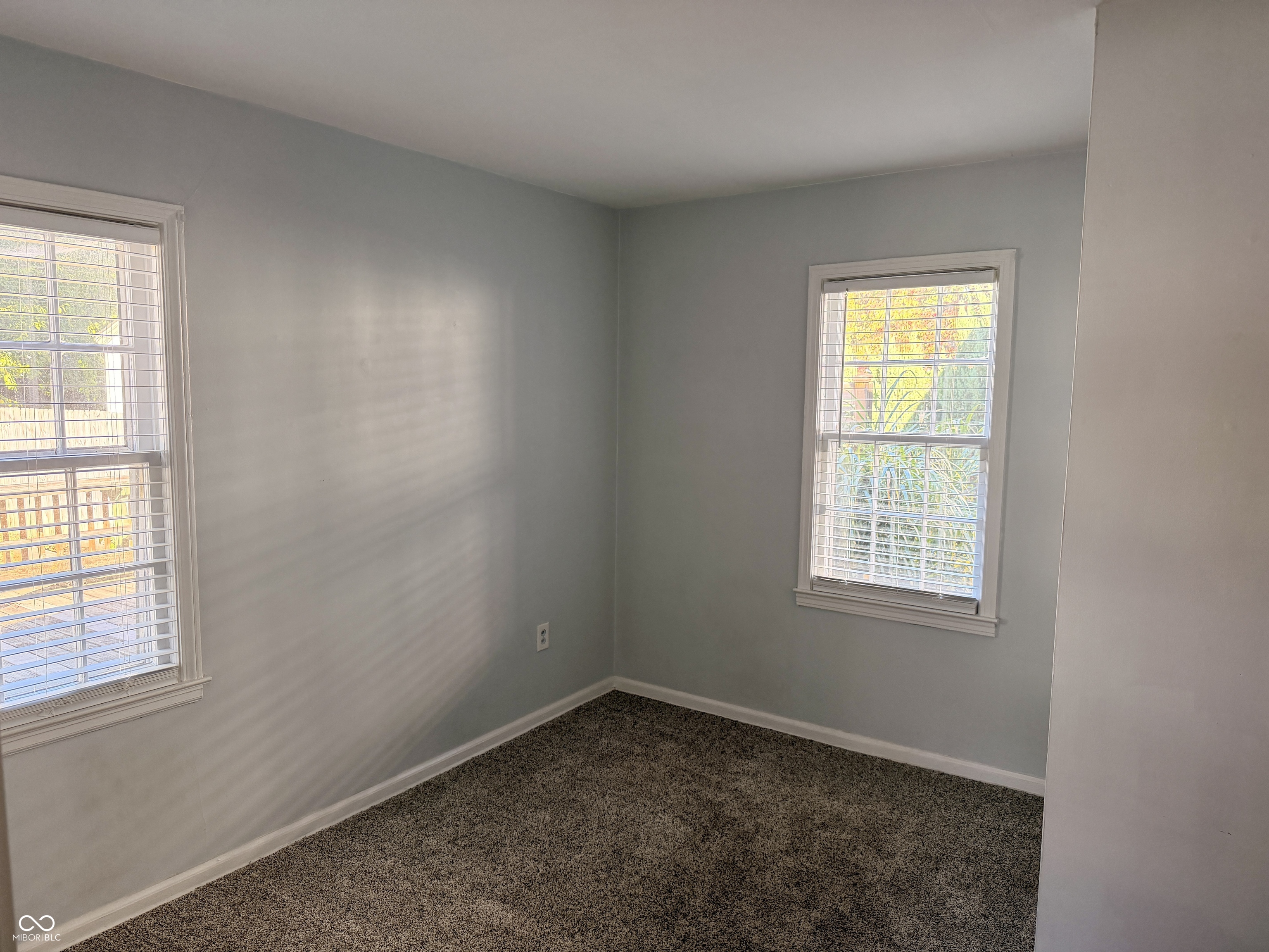 1524 E 54th Street
