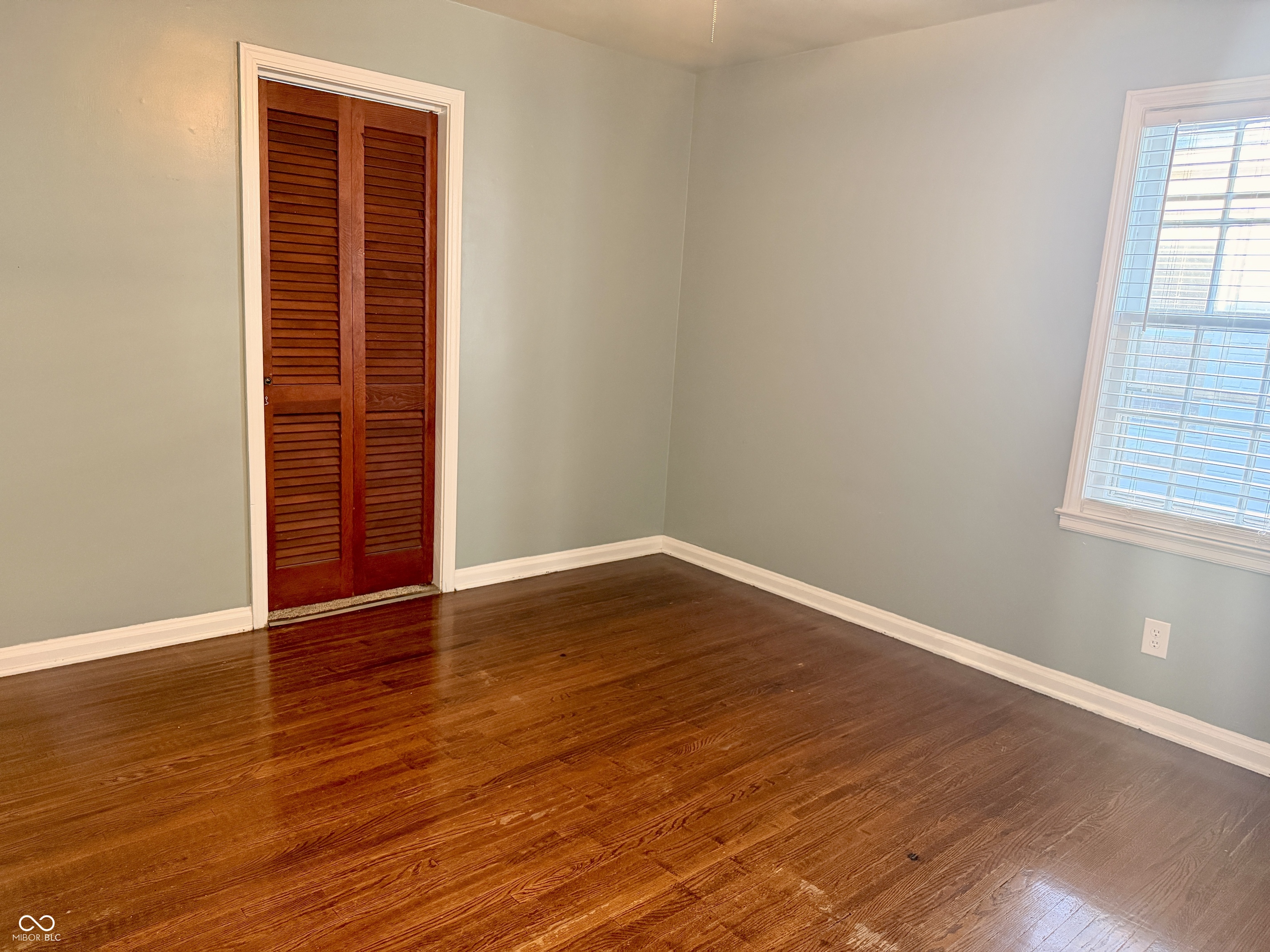 1524 E 54th Street