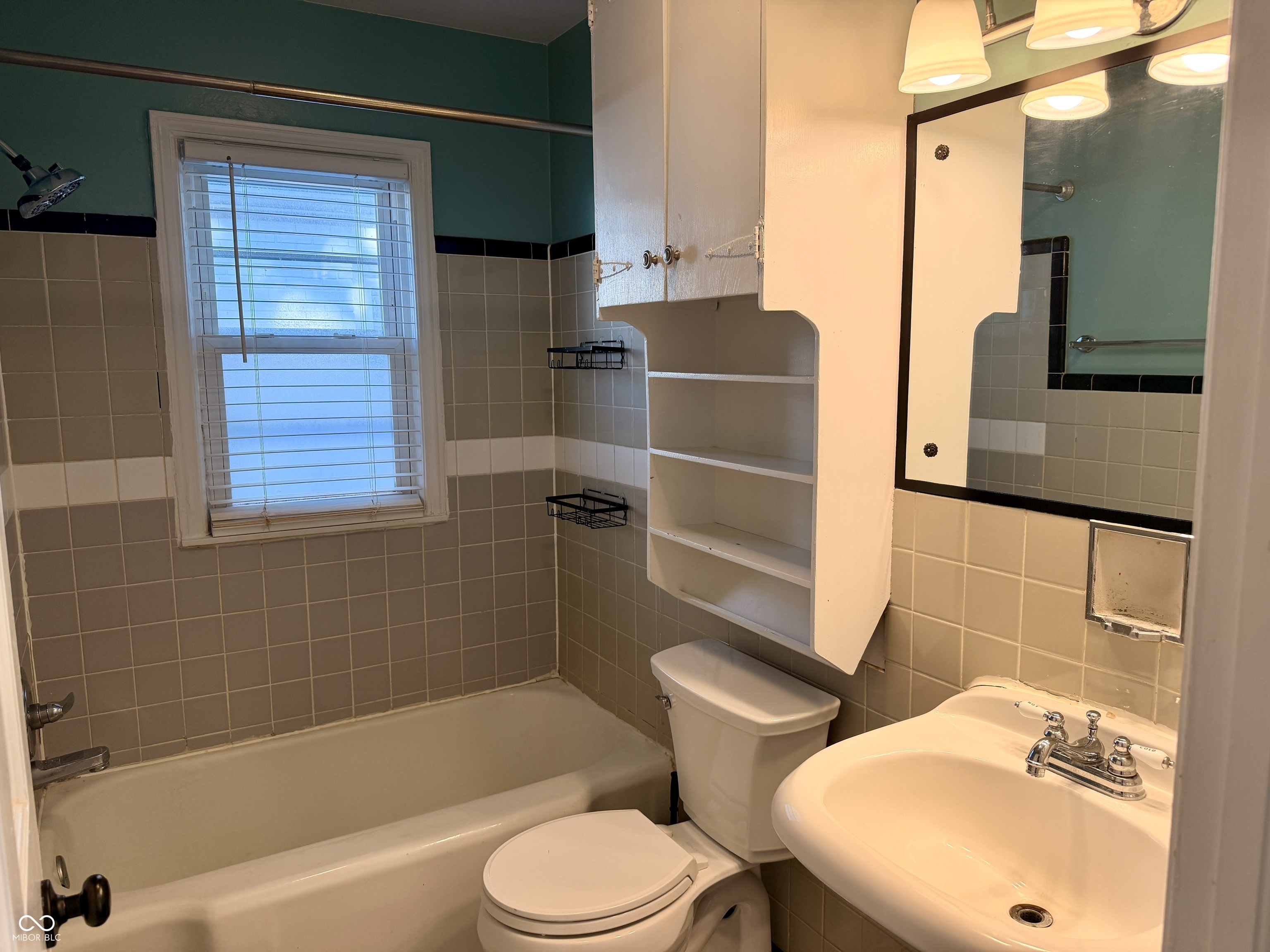 1524 E 54th Street