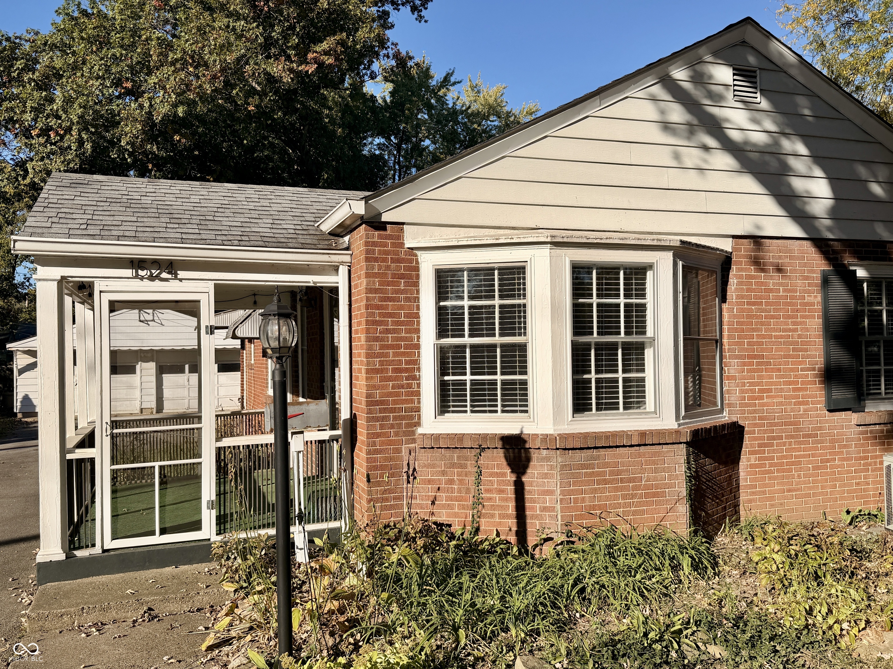 1524 E 54th Street