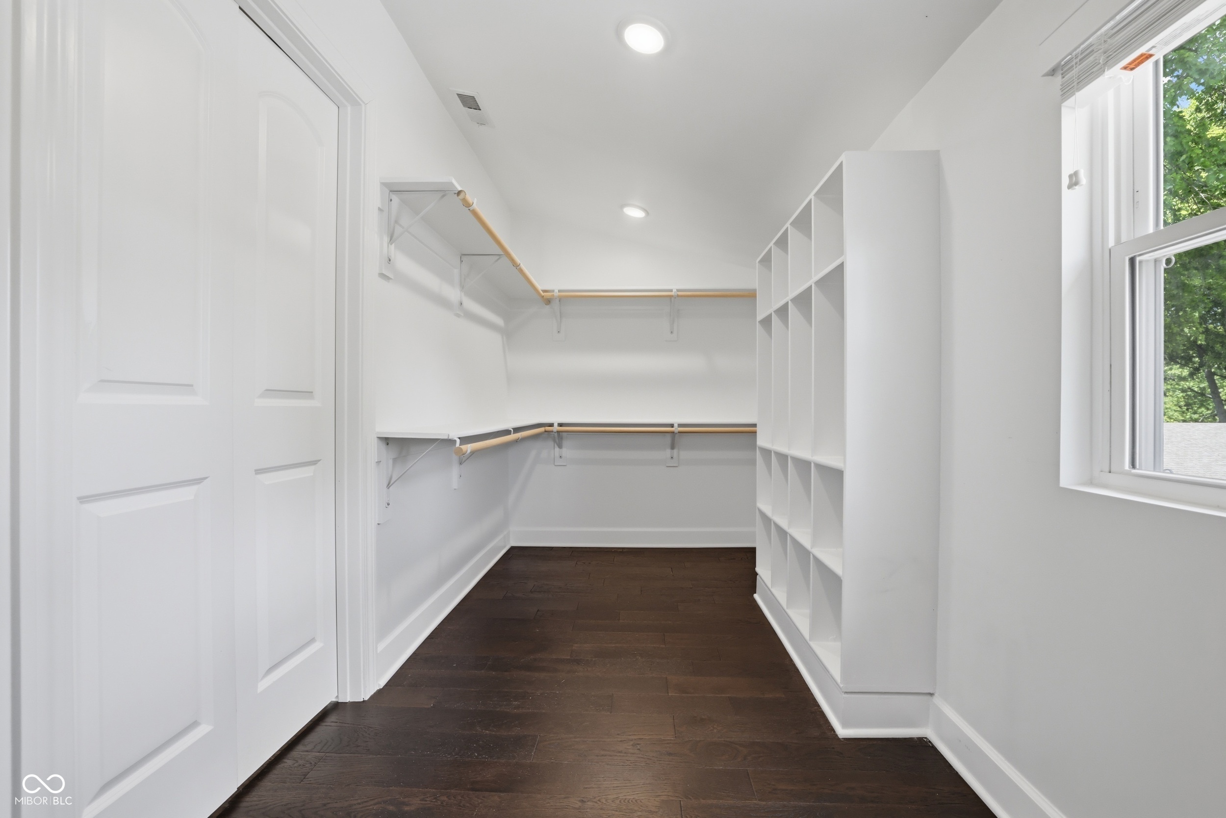 213 E Madison Avenue