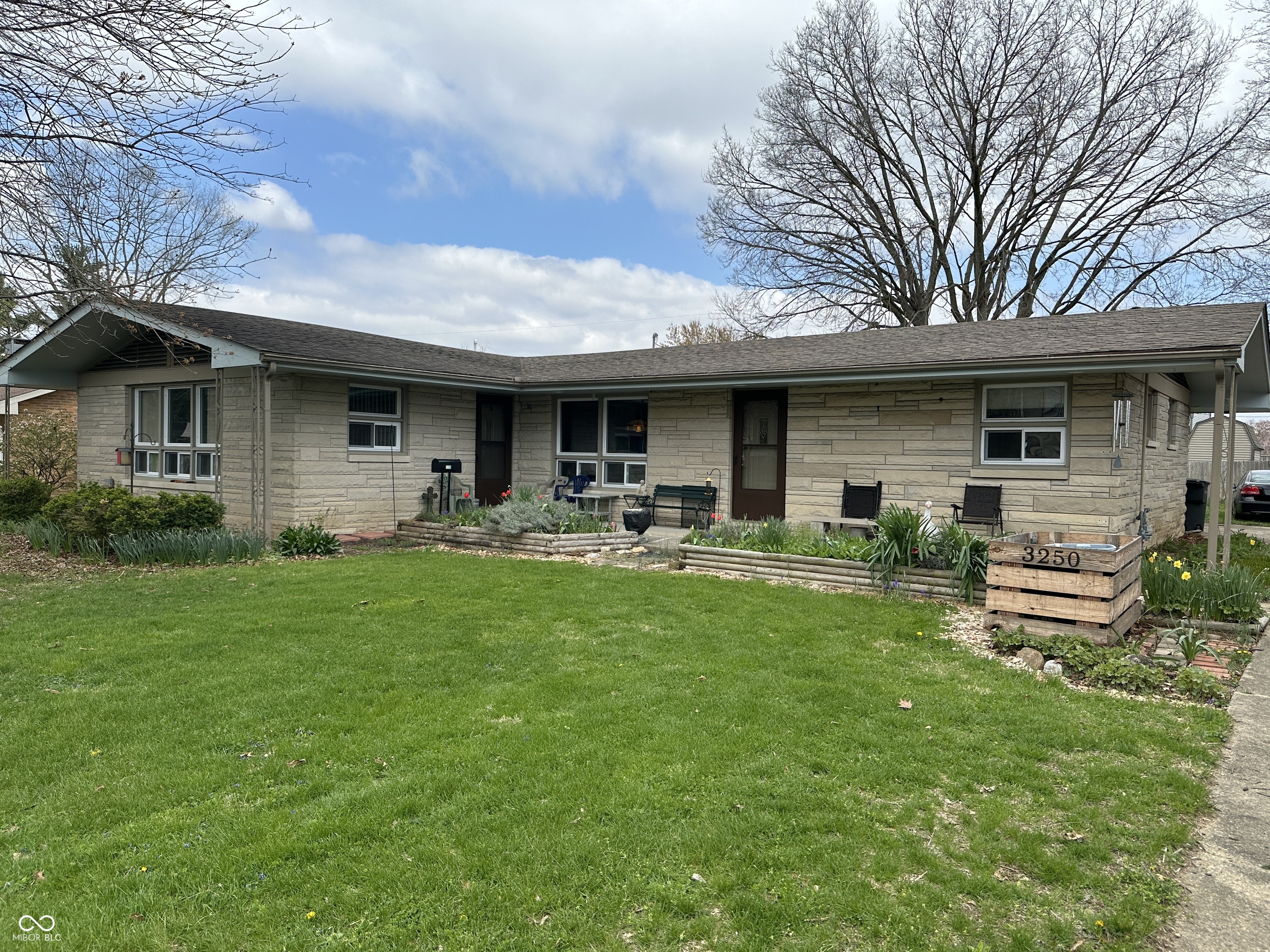 3250 Hillcrest Drive