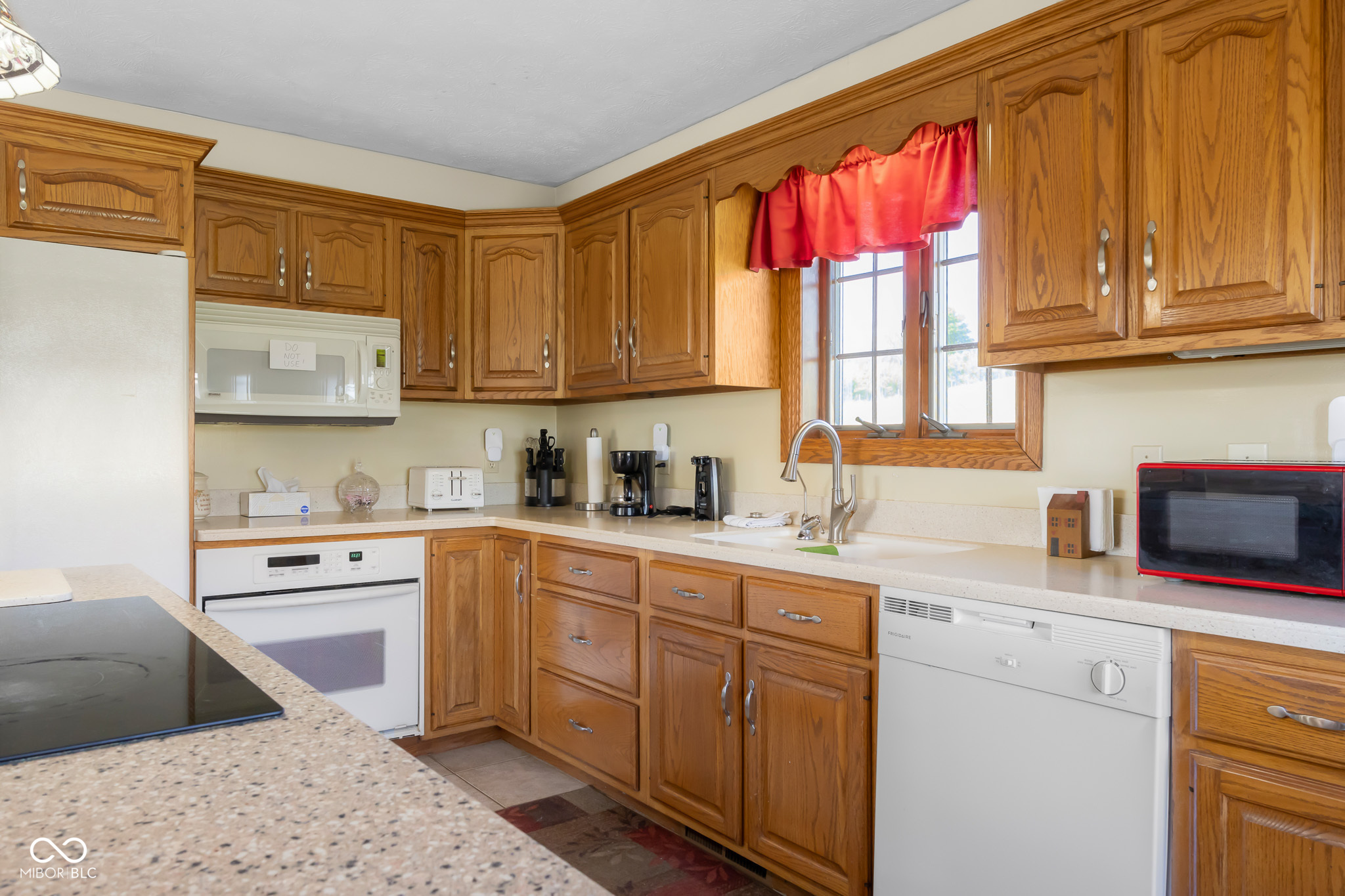 776 N Co Rd 850 E