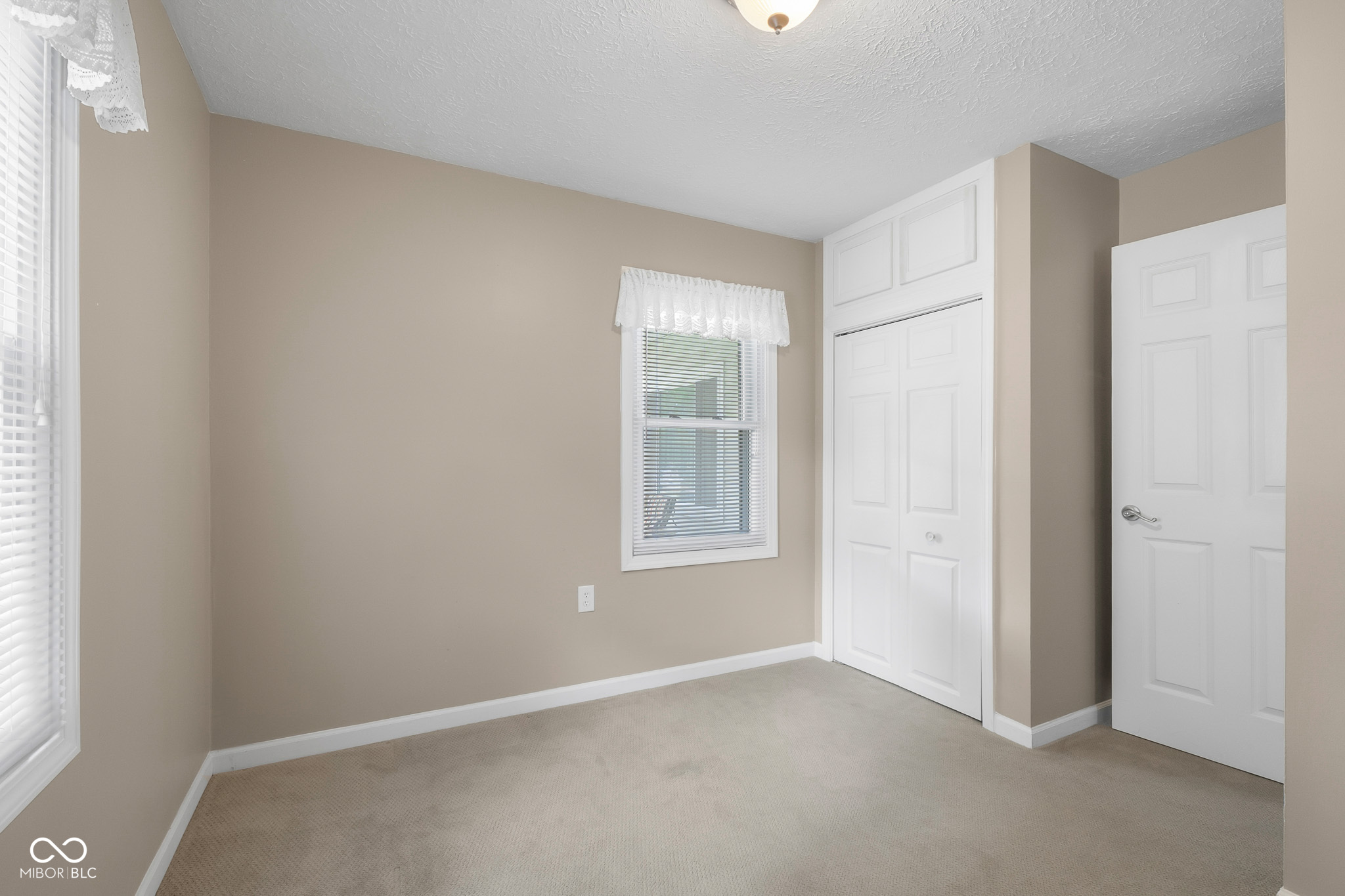 3042 Desoto Way