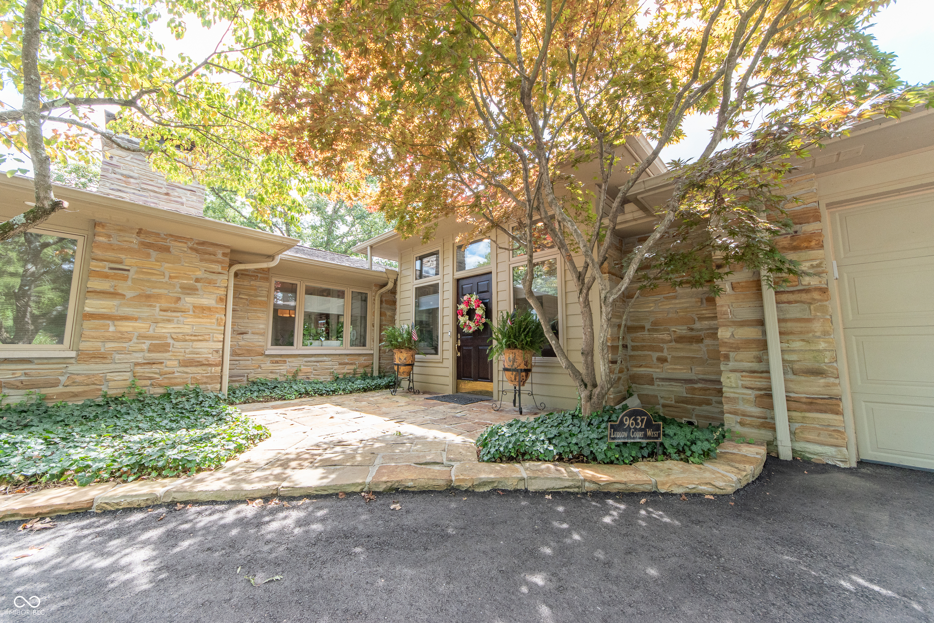 9637 W Ludlow Court