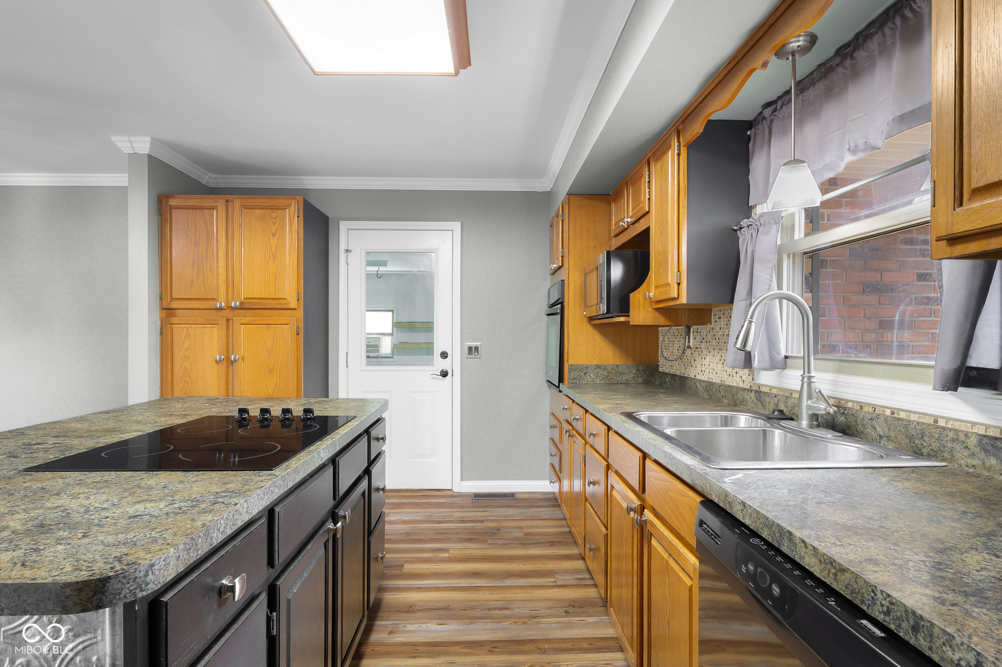 3736 W South Wood Lake Drive