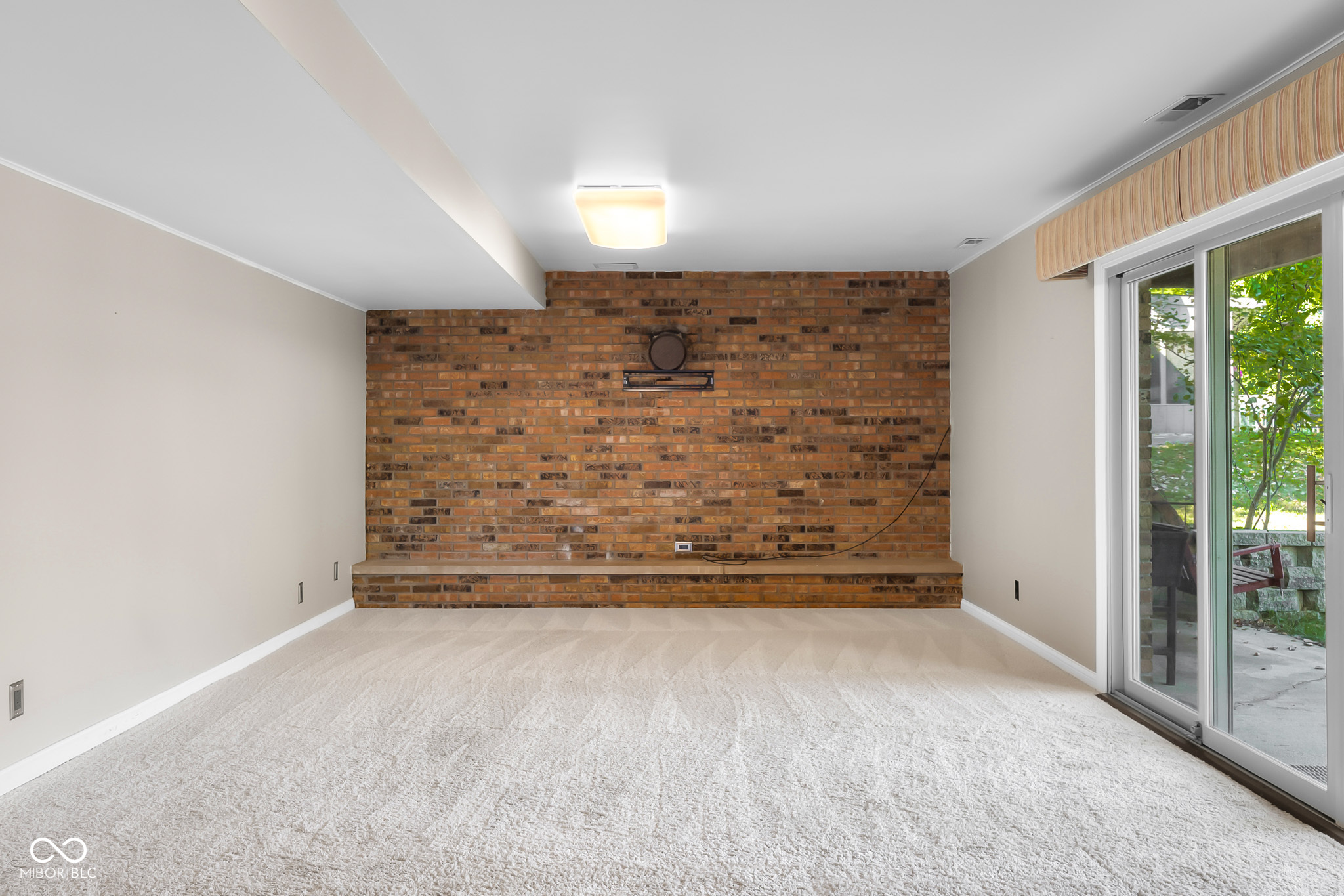 3736 W South Wood Lake Drive