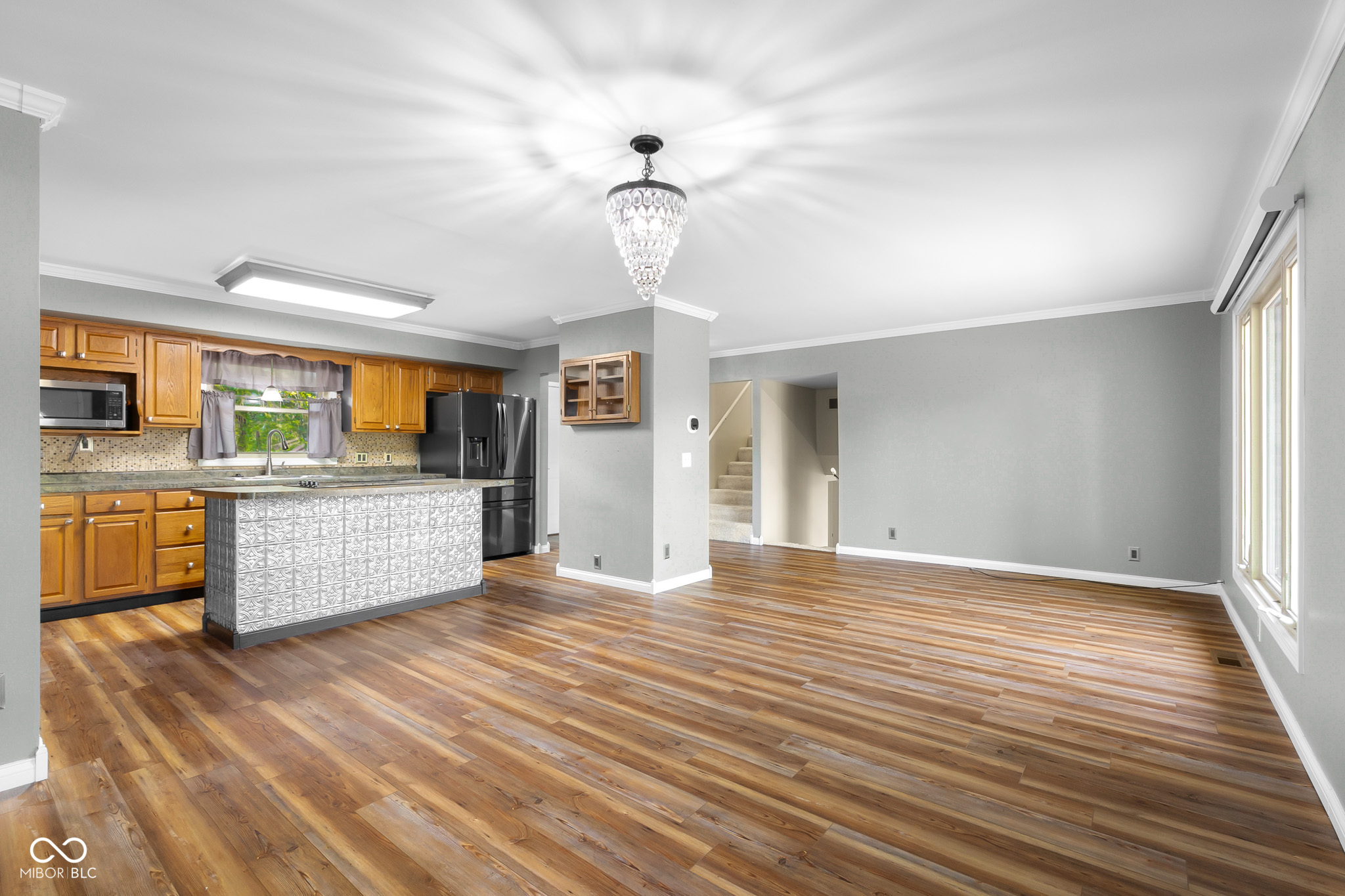 3736 W South Wood Lake Drive