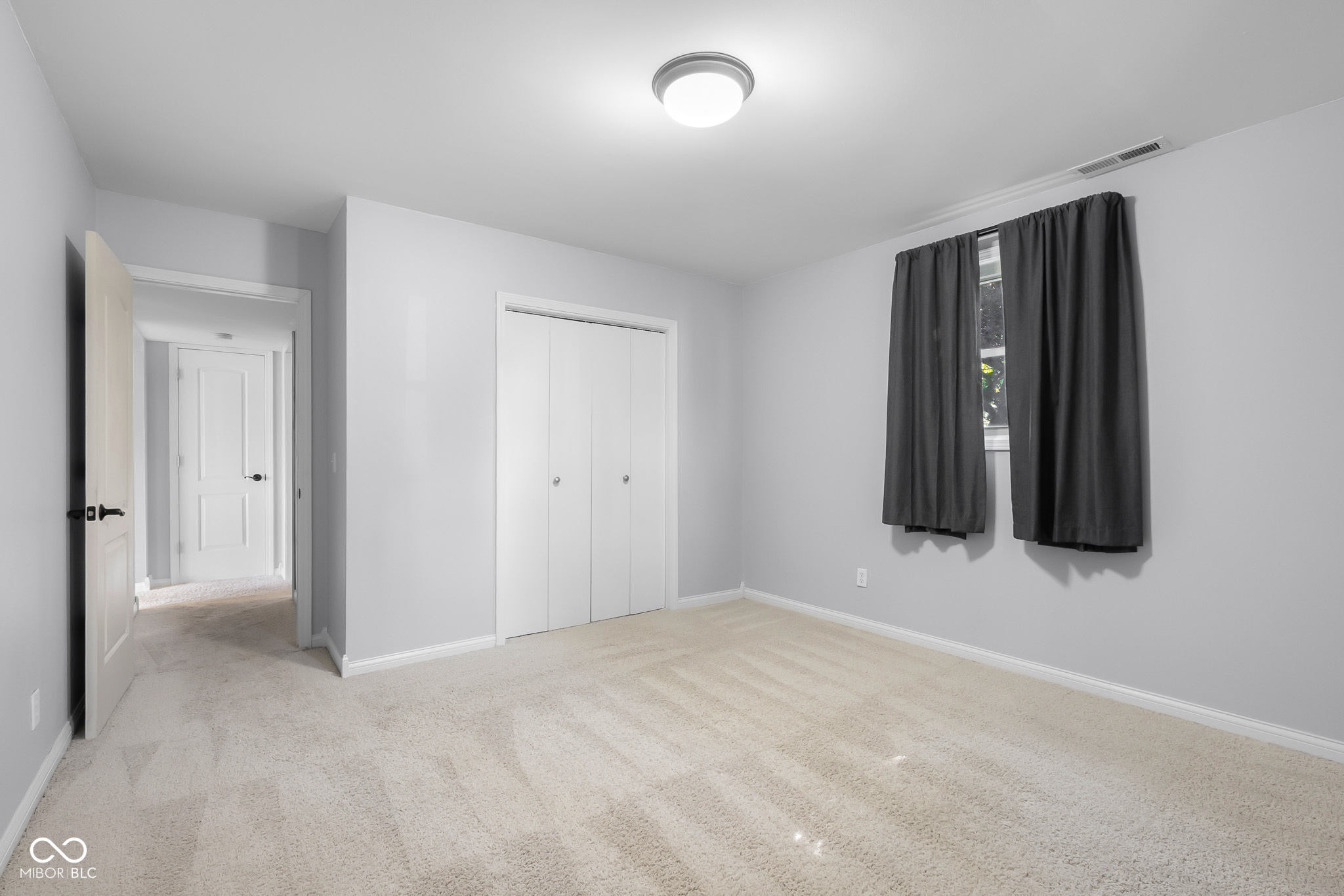 3736 W South Wood Lake Drive