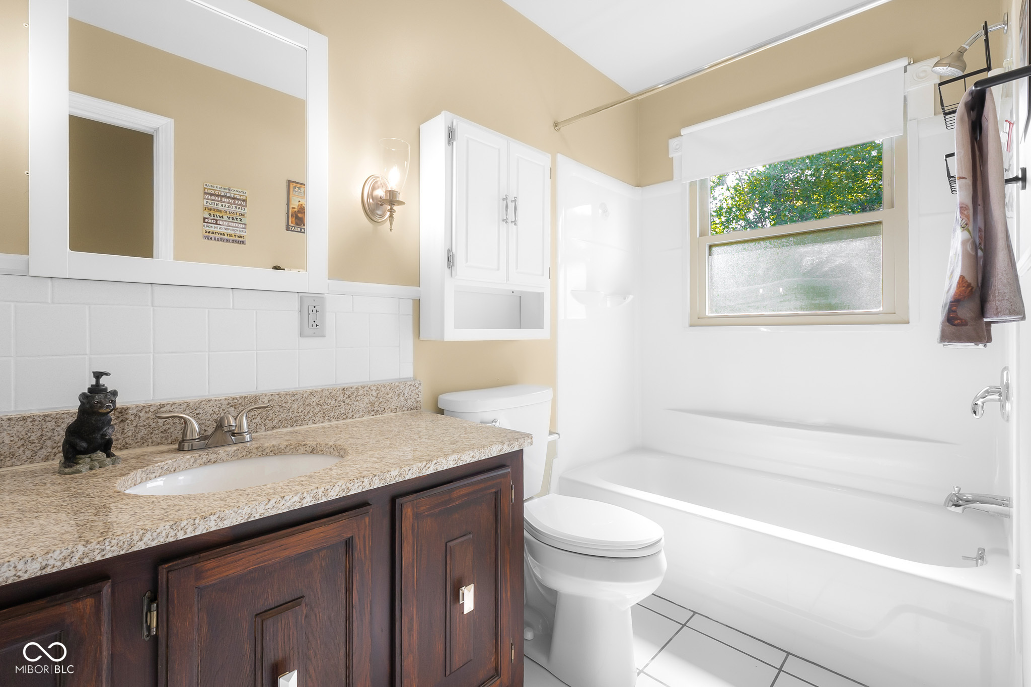 3736 W South Wood Lake Drive