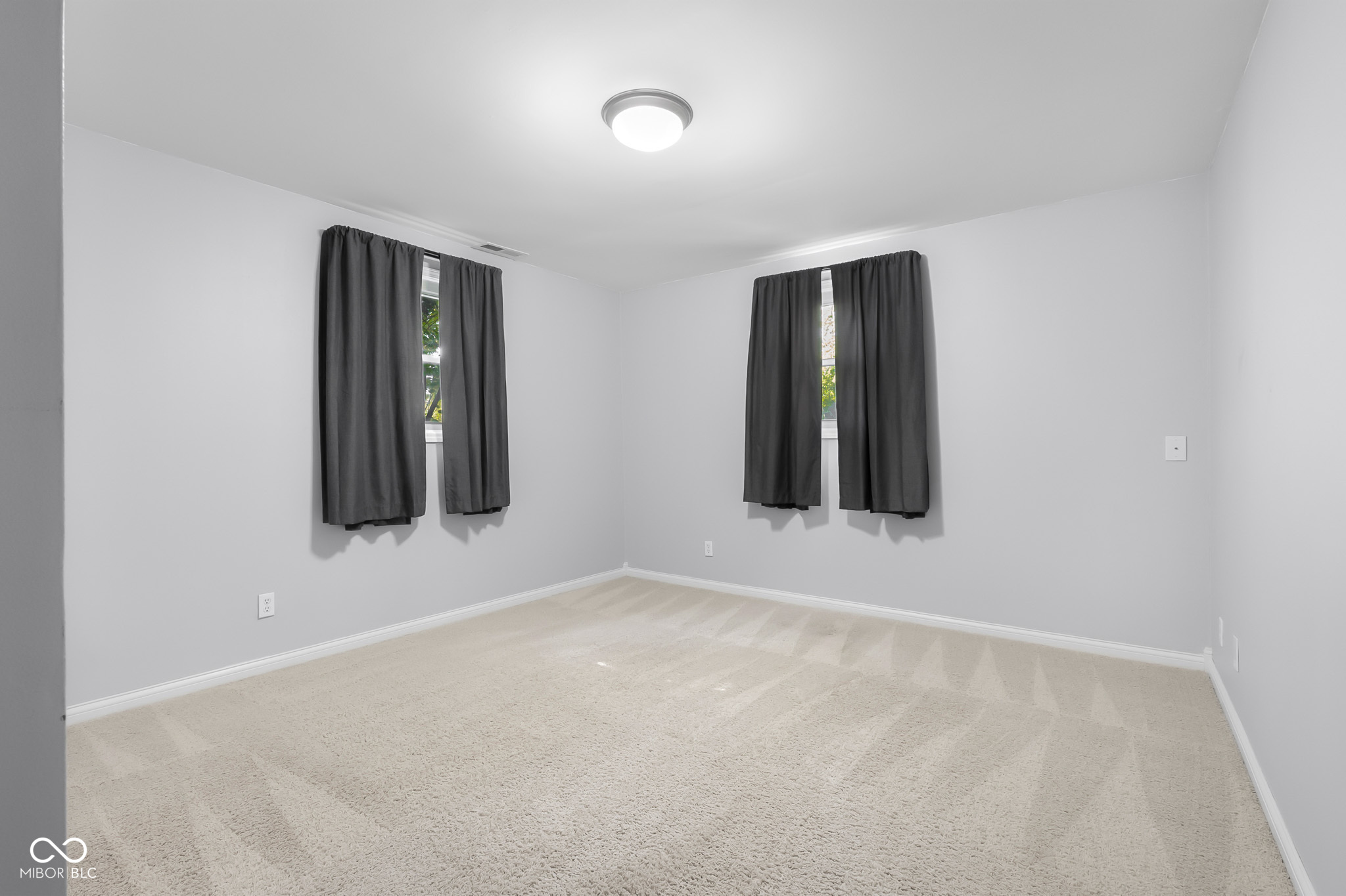 3736 W South Wood Lake Drive