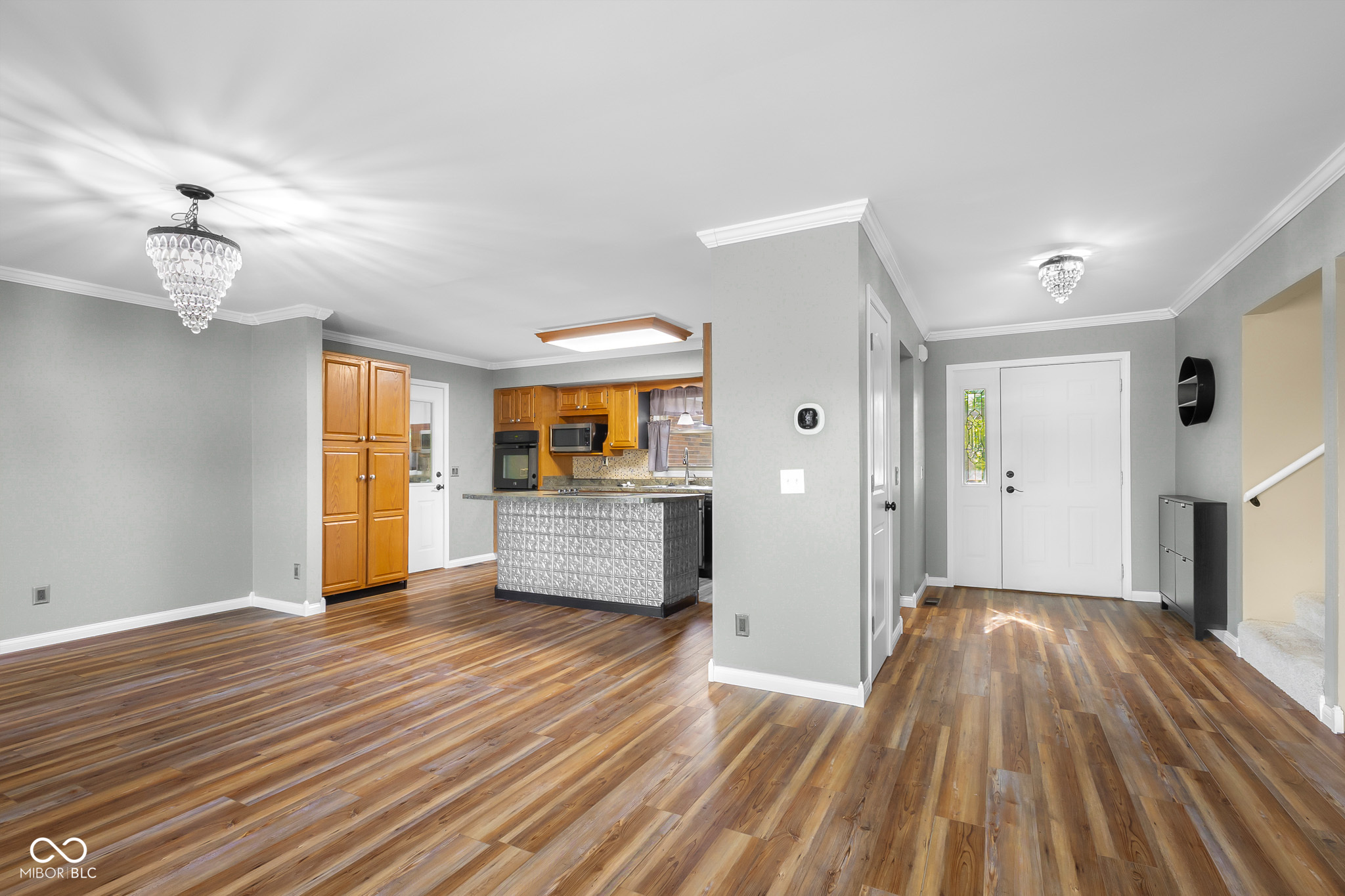 3736 W South Wood Lake Drive