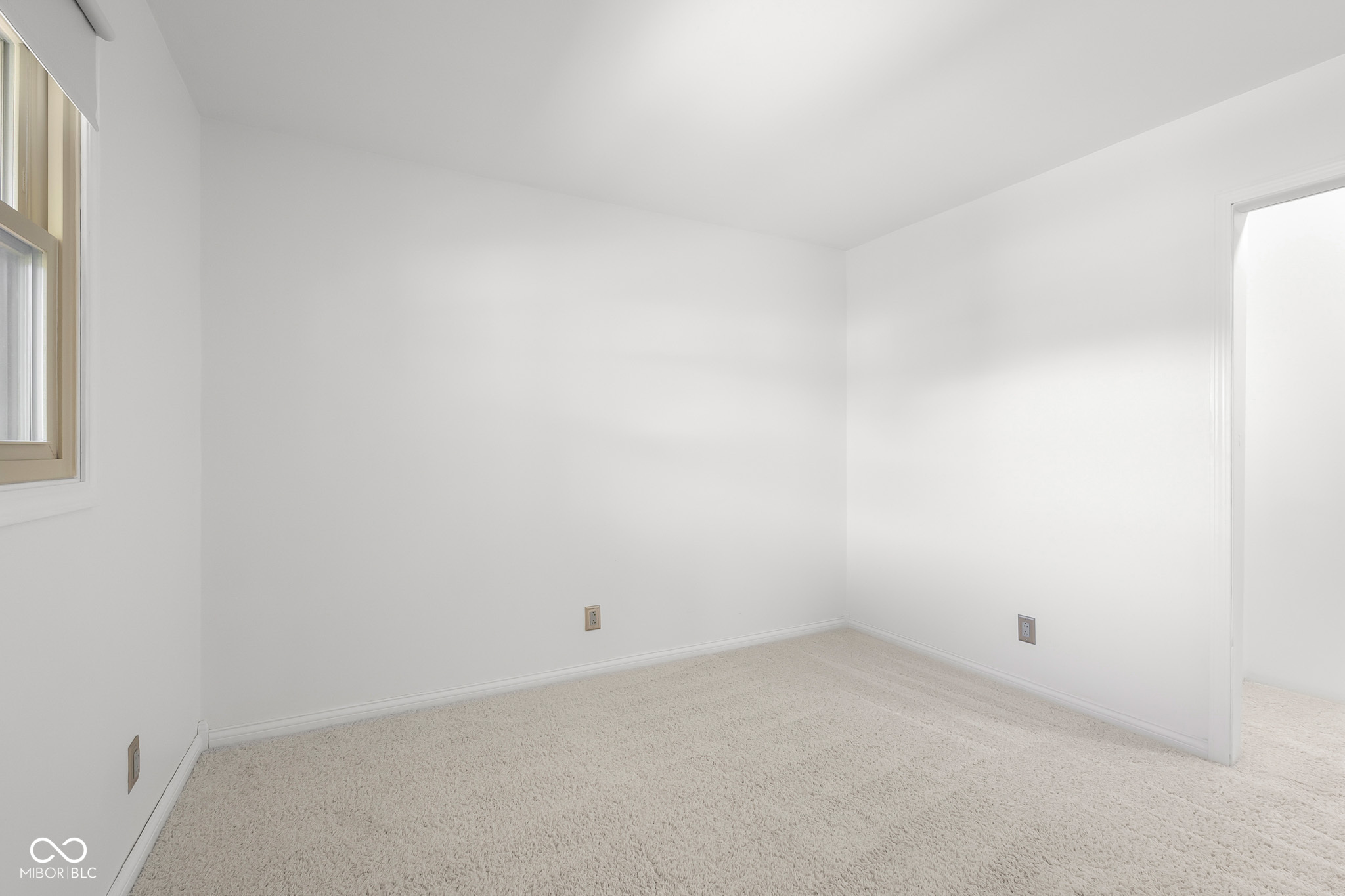 3736 W South Wood Lake Drive