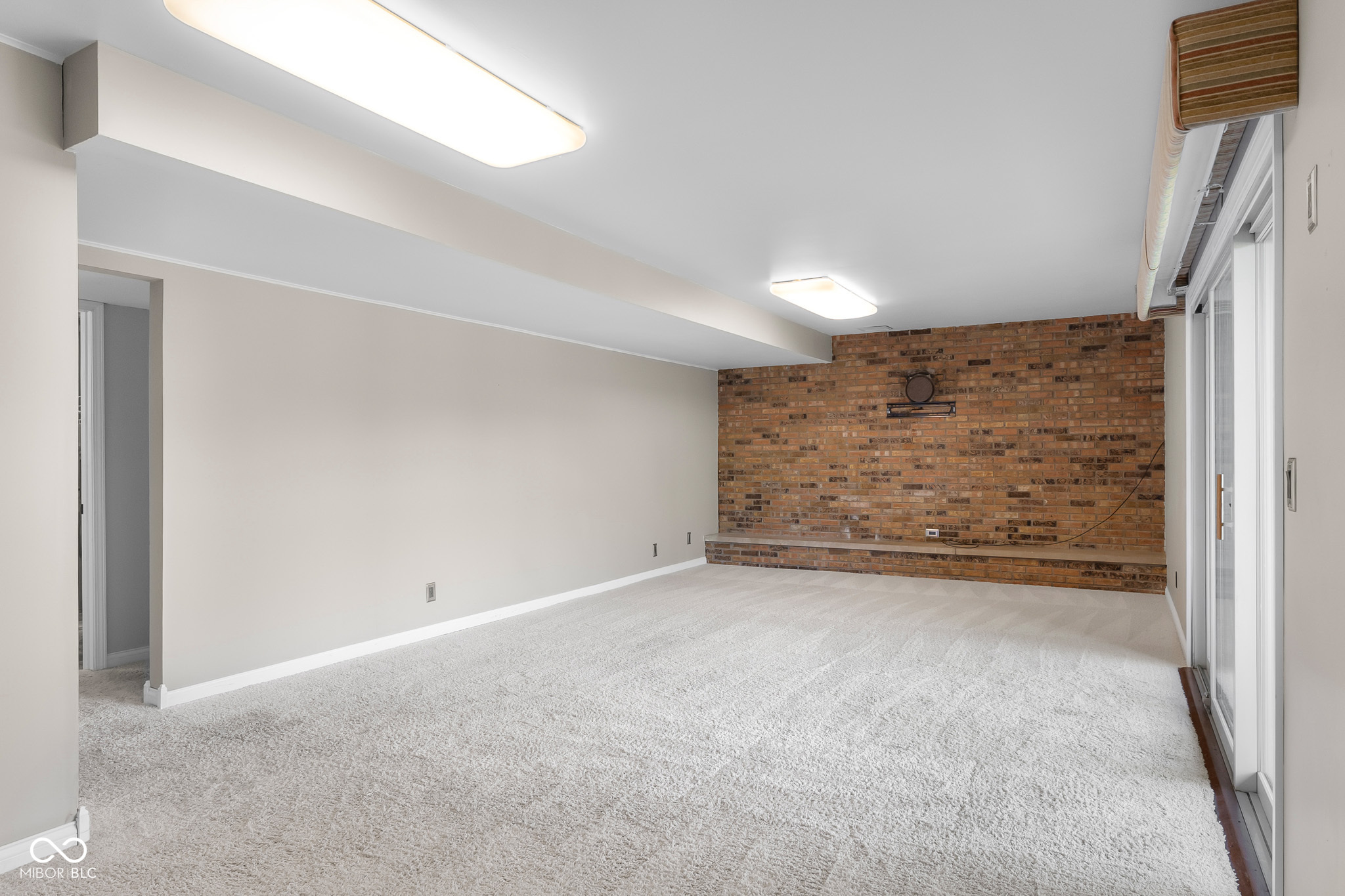 3736 W South Wood Lake Drive