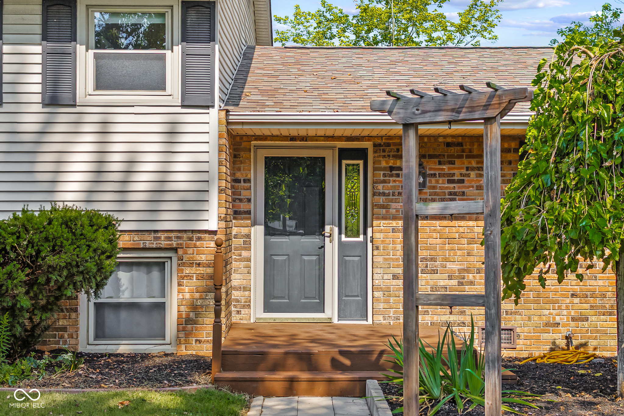 3736 W South Wood Lake Drive