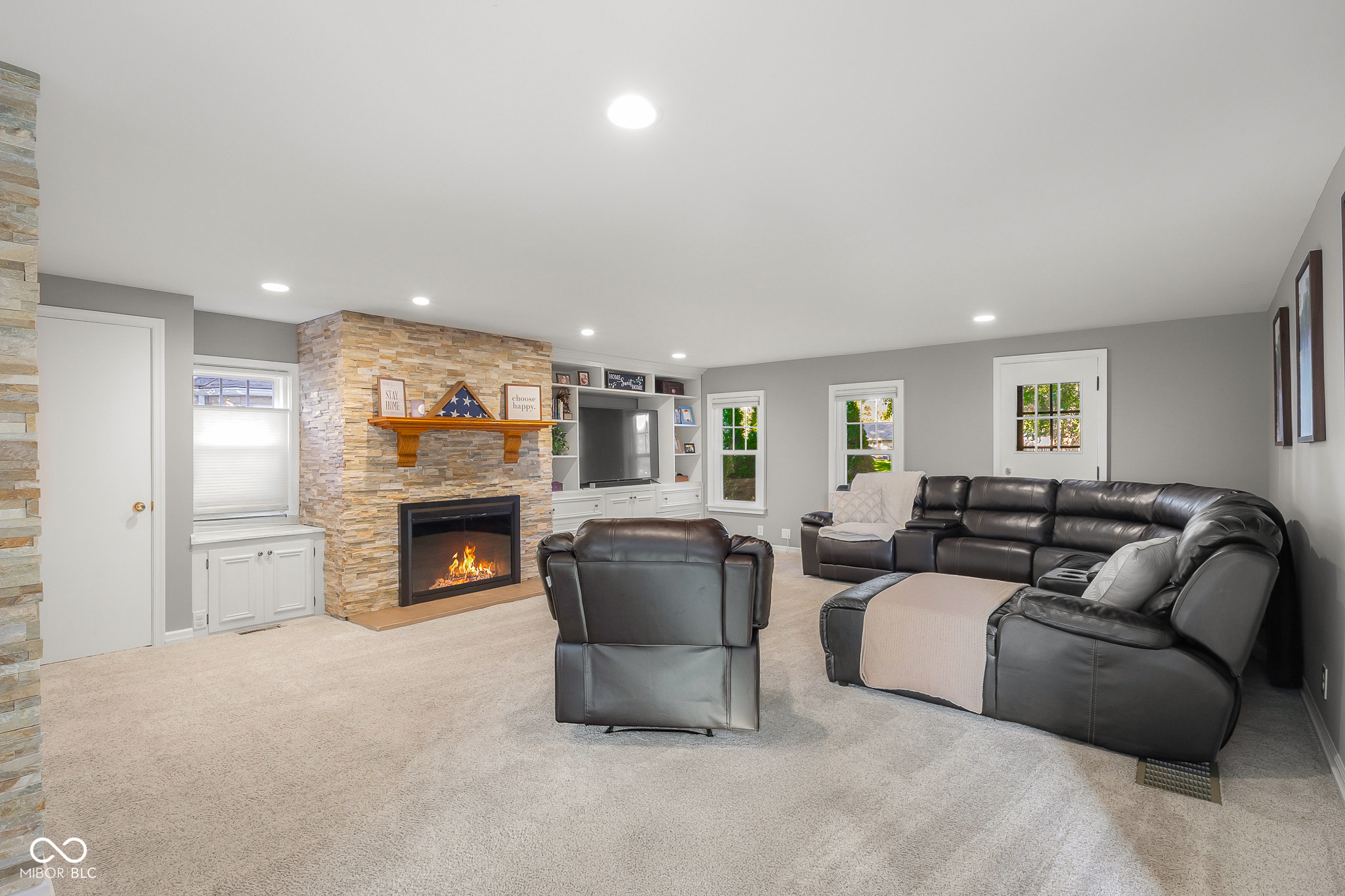 2712 Lafayette Avenue