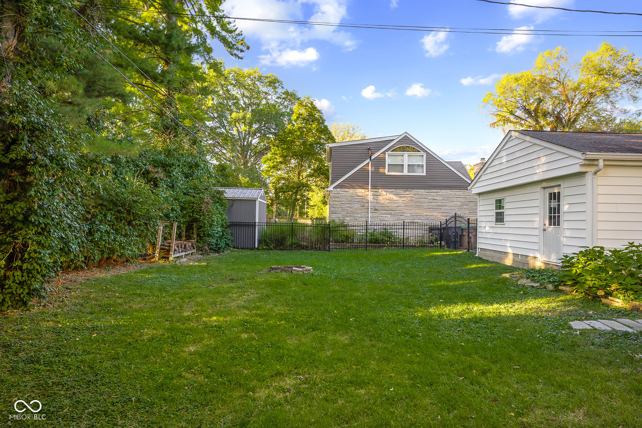 2712 Lafayette Avenue