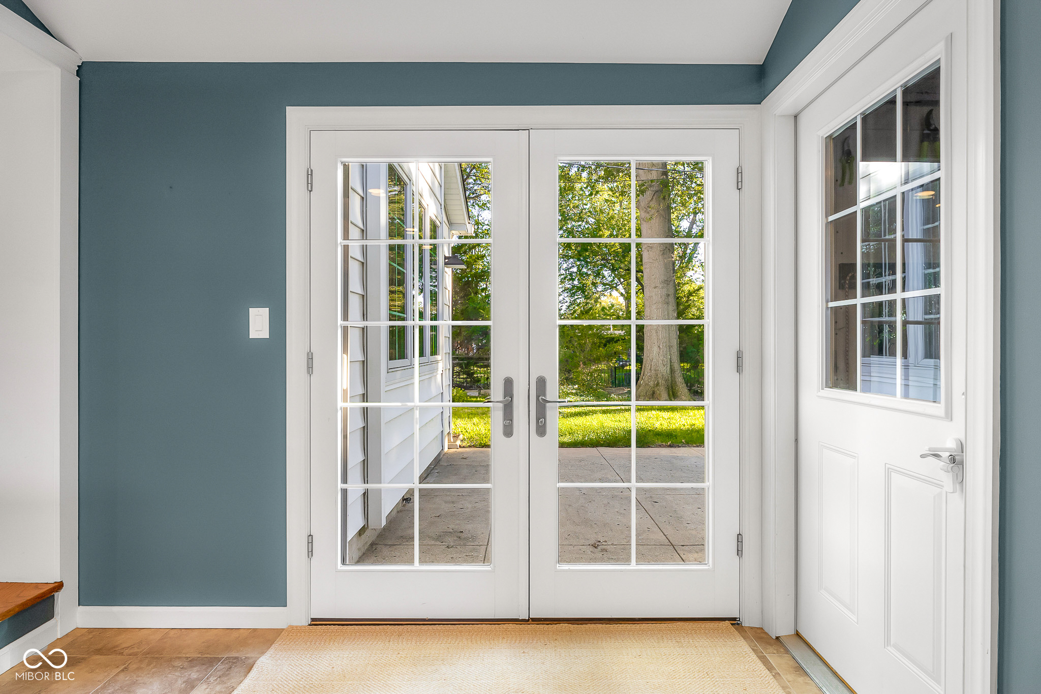 2712 Lafayette Avenue