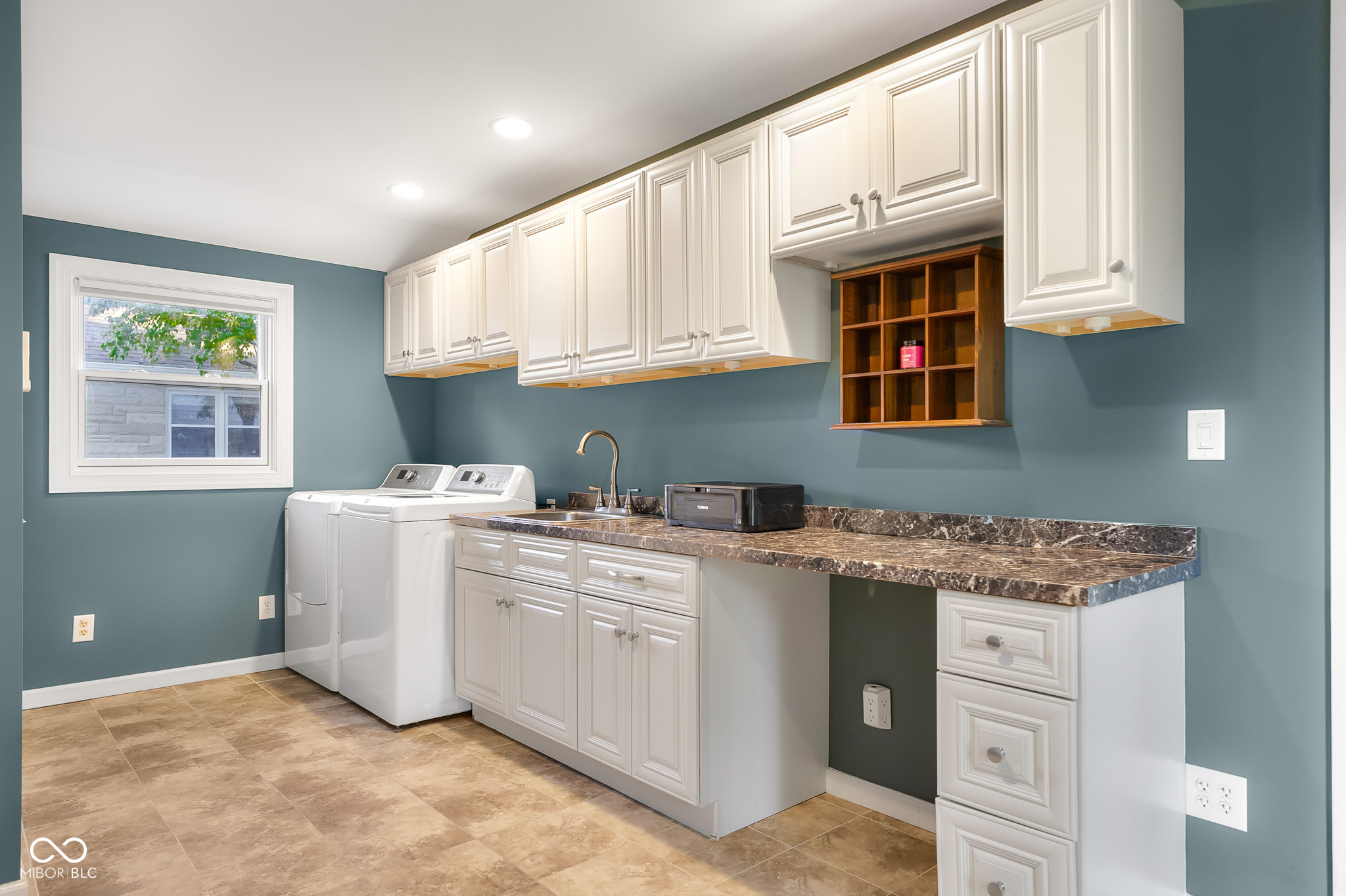 2712 Lafayette Avenue