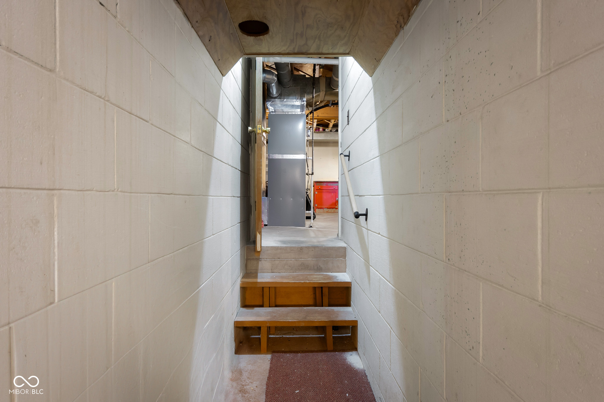 2712 Lafayette Avenue