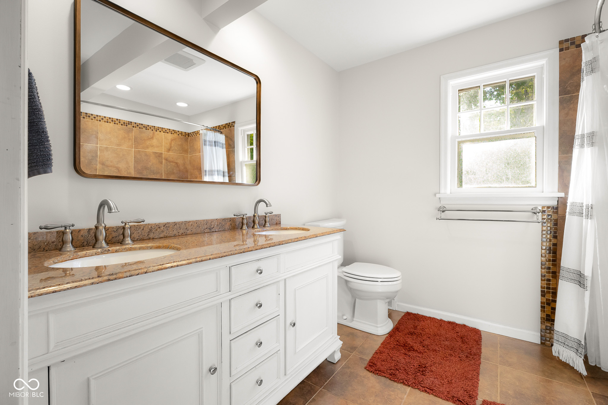 2712 Lafayette Avenue