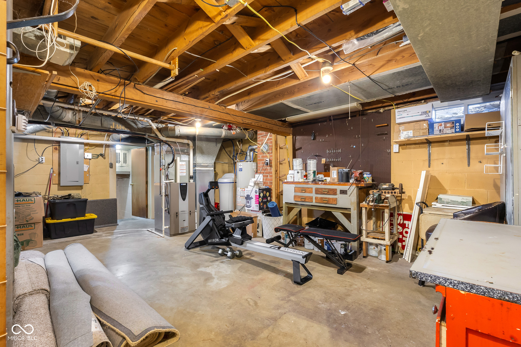 2712 Lafayette Avenue