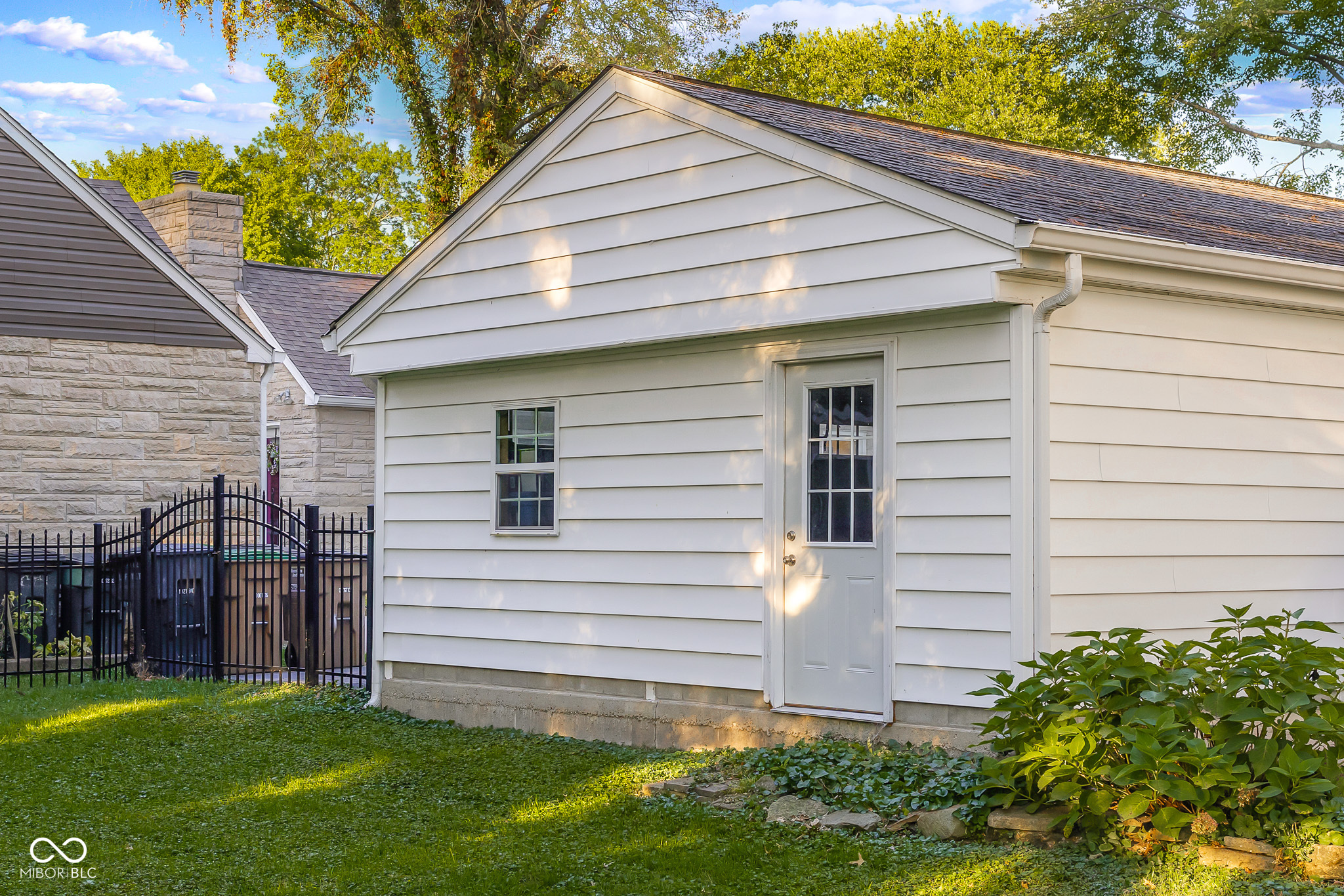 2712 Lafayette Avenue