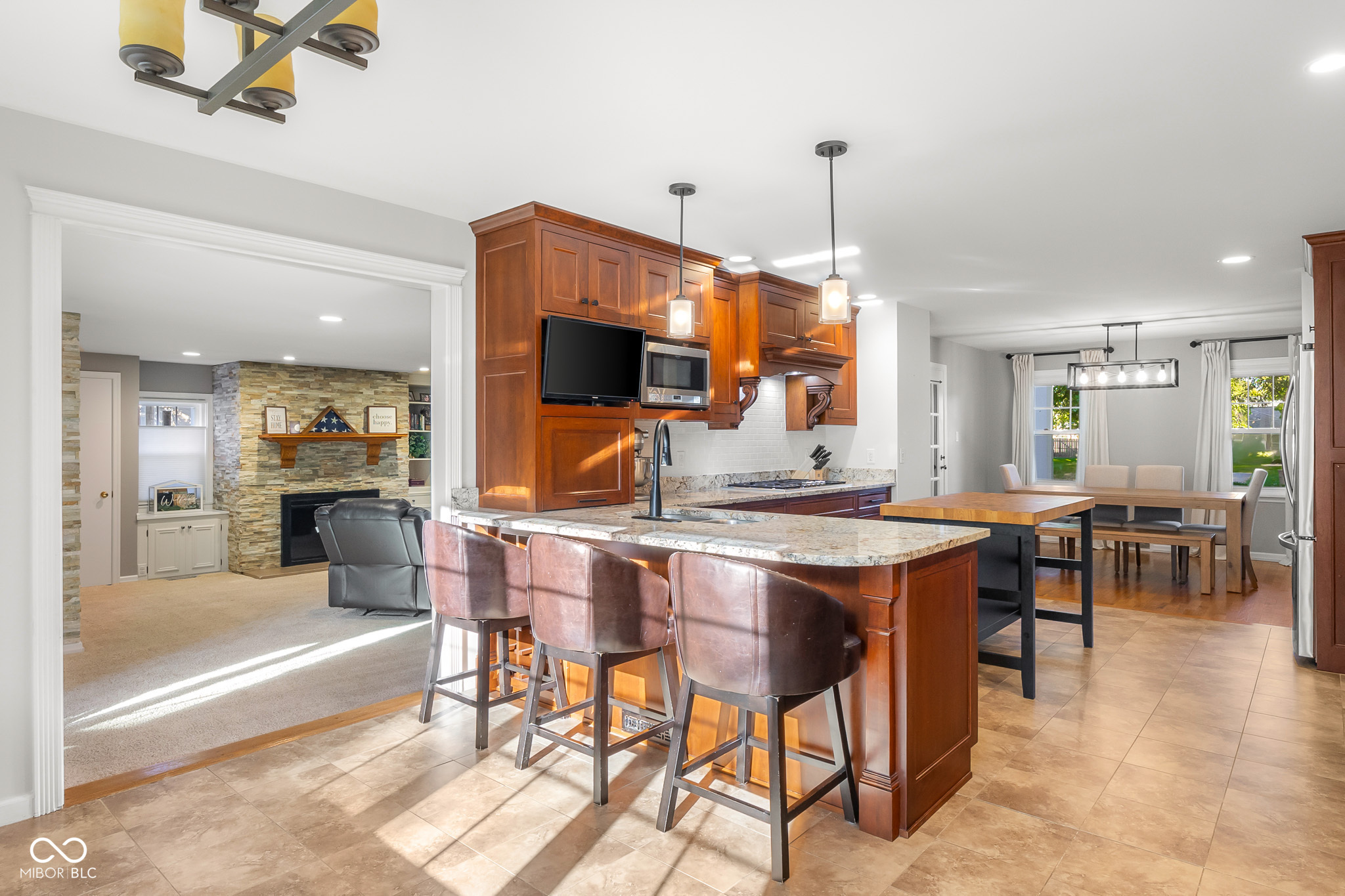 2712 Lafayette Avenue