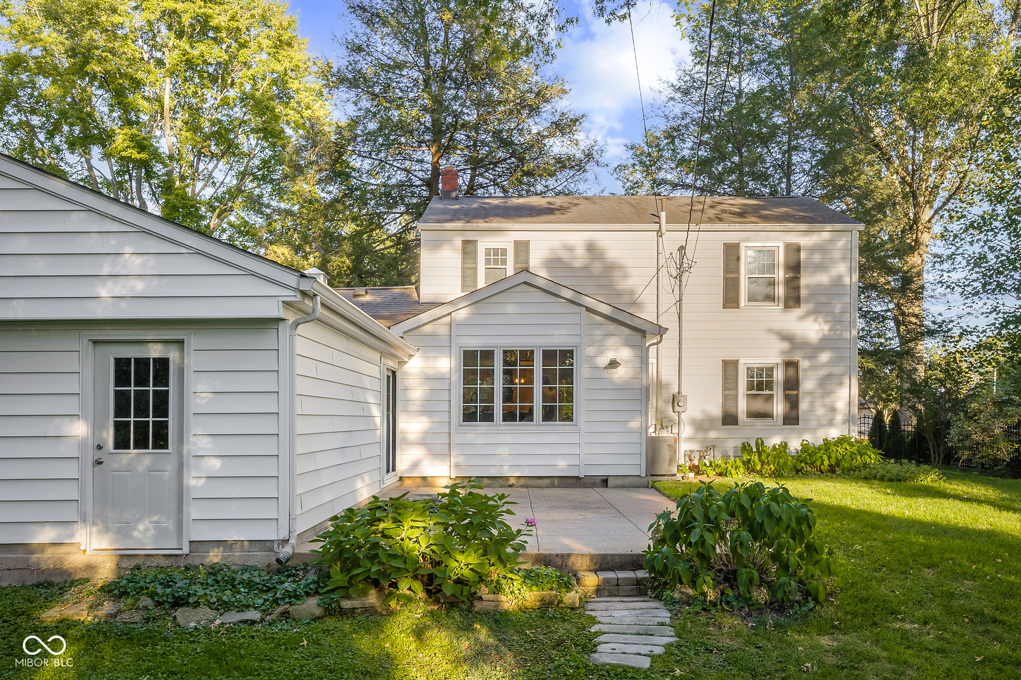 2712 Lafayette Avenue