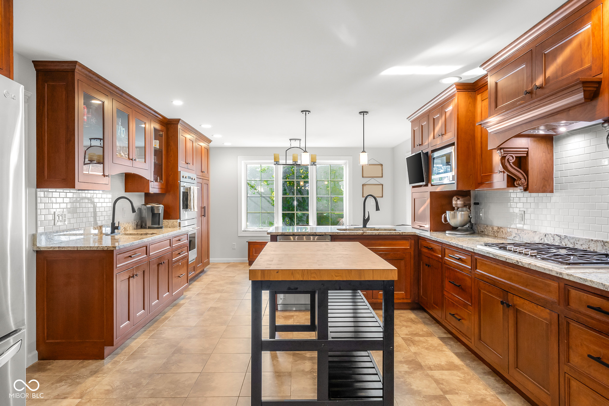 2712 Lafayette Avenue