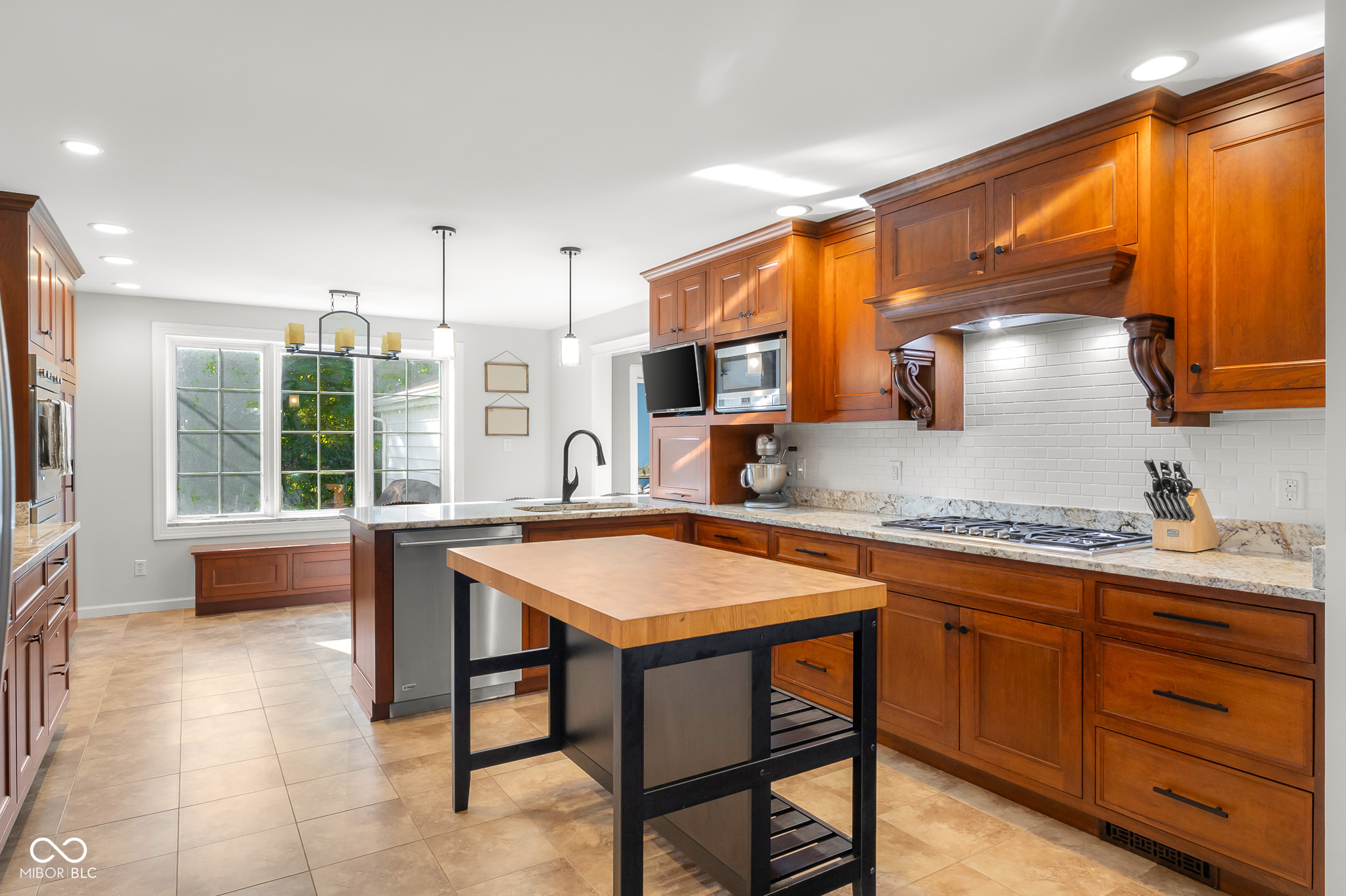 2712 Lafayette Avenue