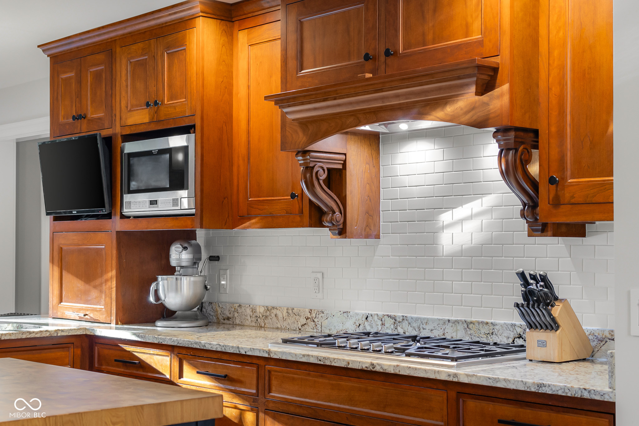 2712 Lafayette Avenue