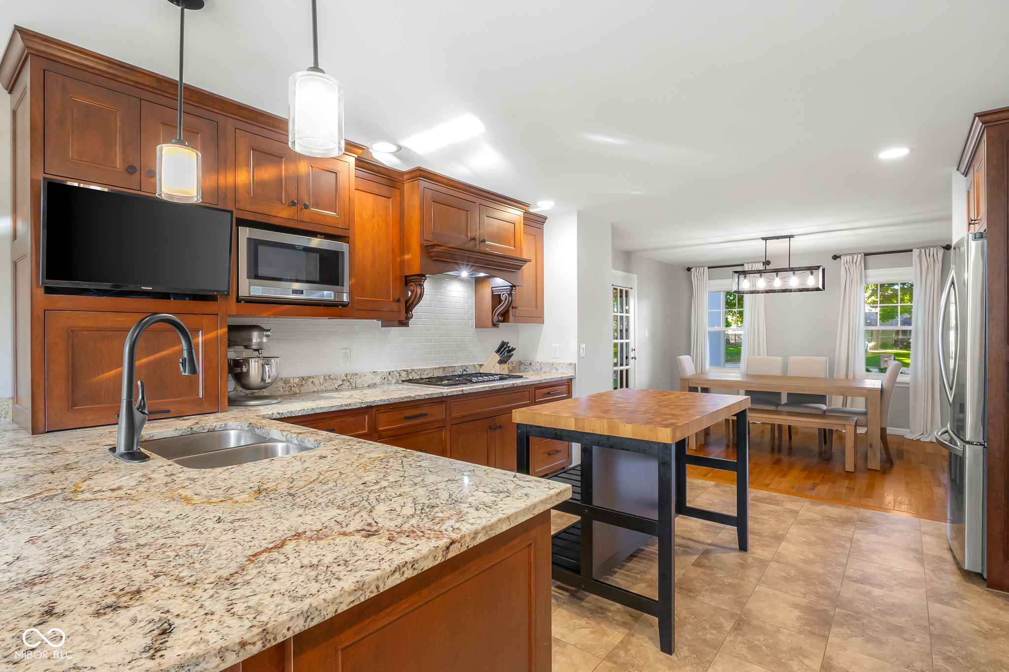 2712 Lafayette Avenue