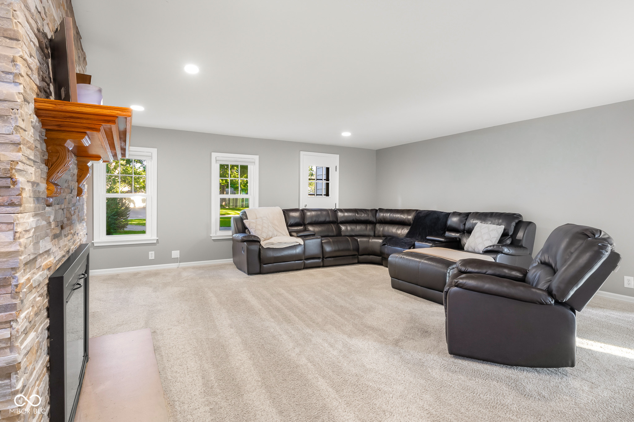 2712 Lafayette Avenue