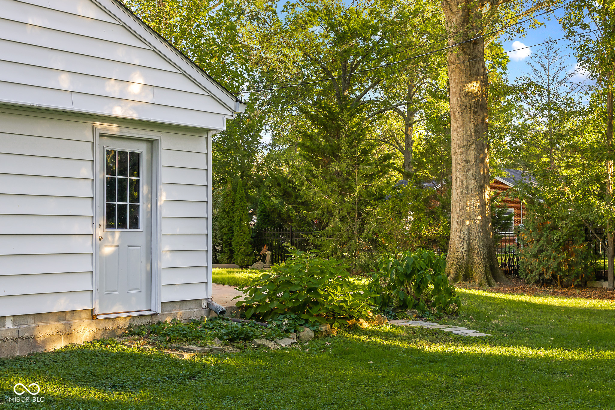 2712 Lafayette Avenue