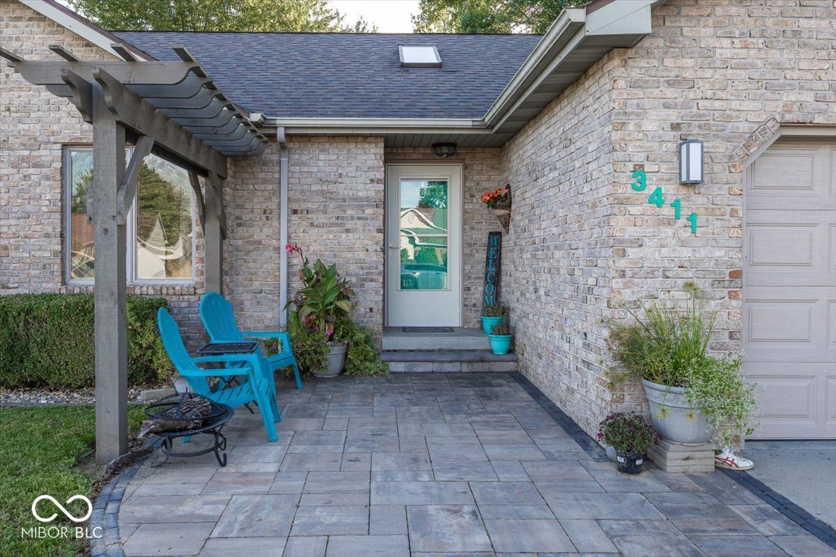 3411 Briar Ridge Way