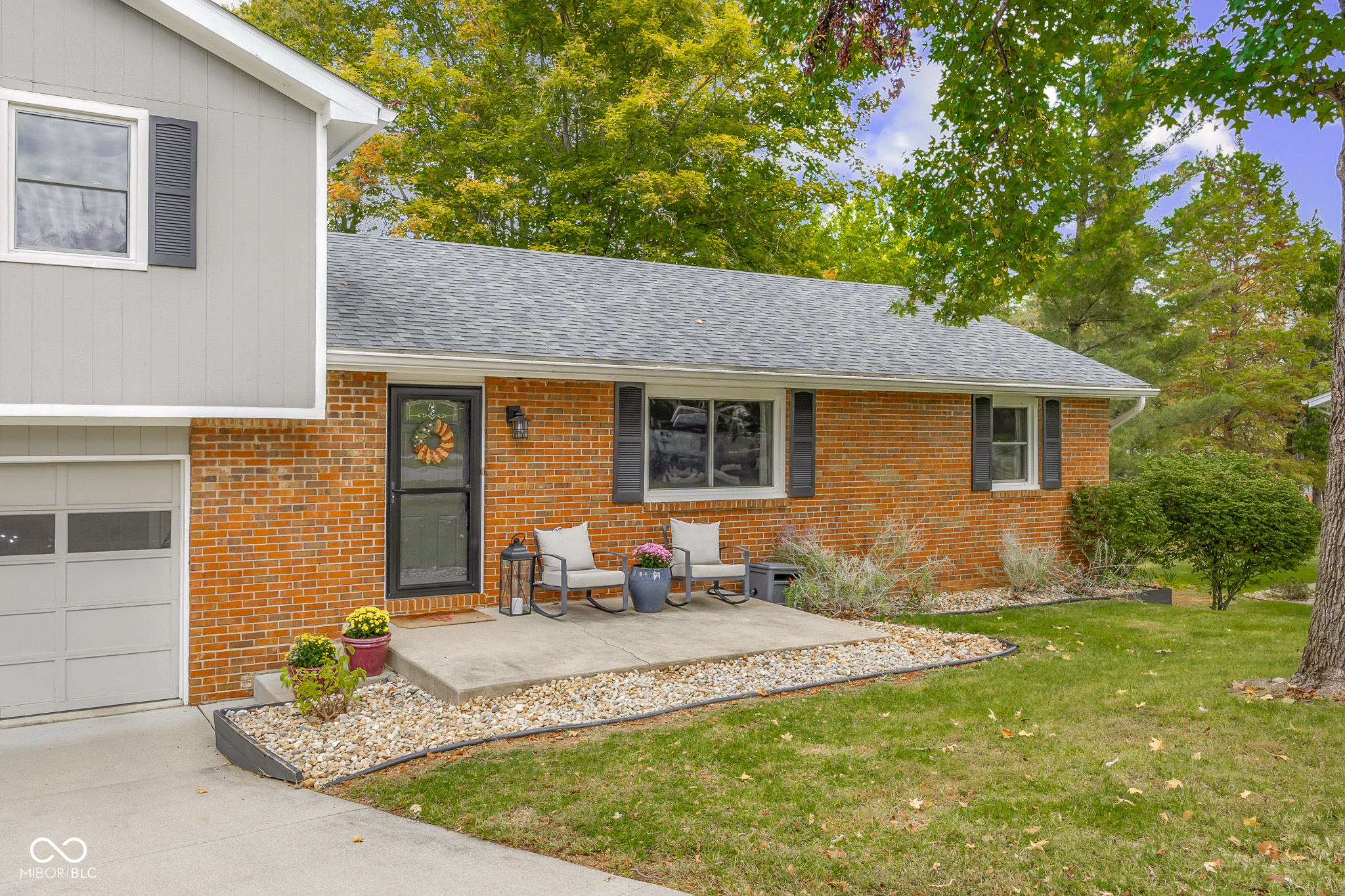 950 Countryside Lane