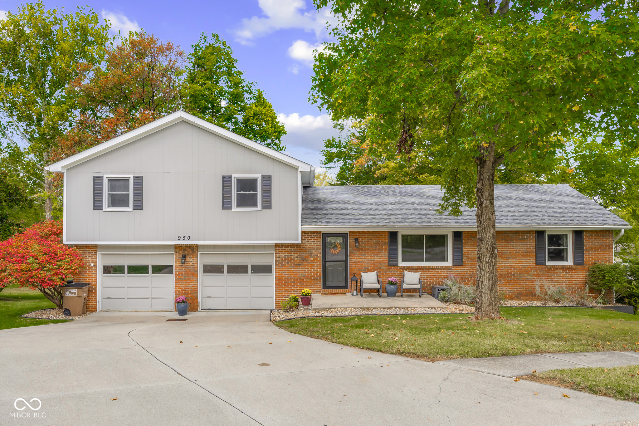 950 Countryside Lane