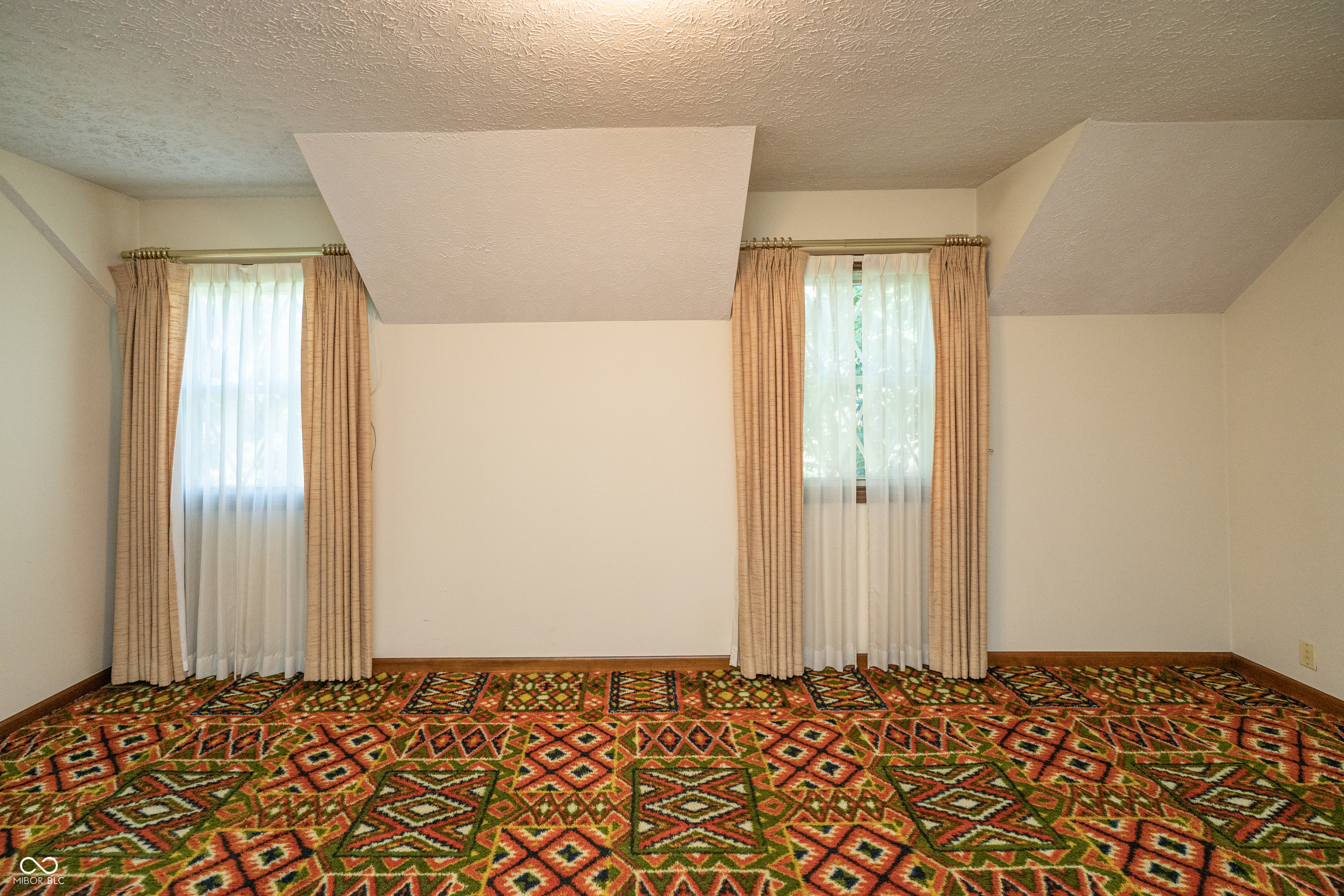 528 Robin Hood Drive