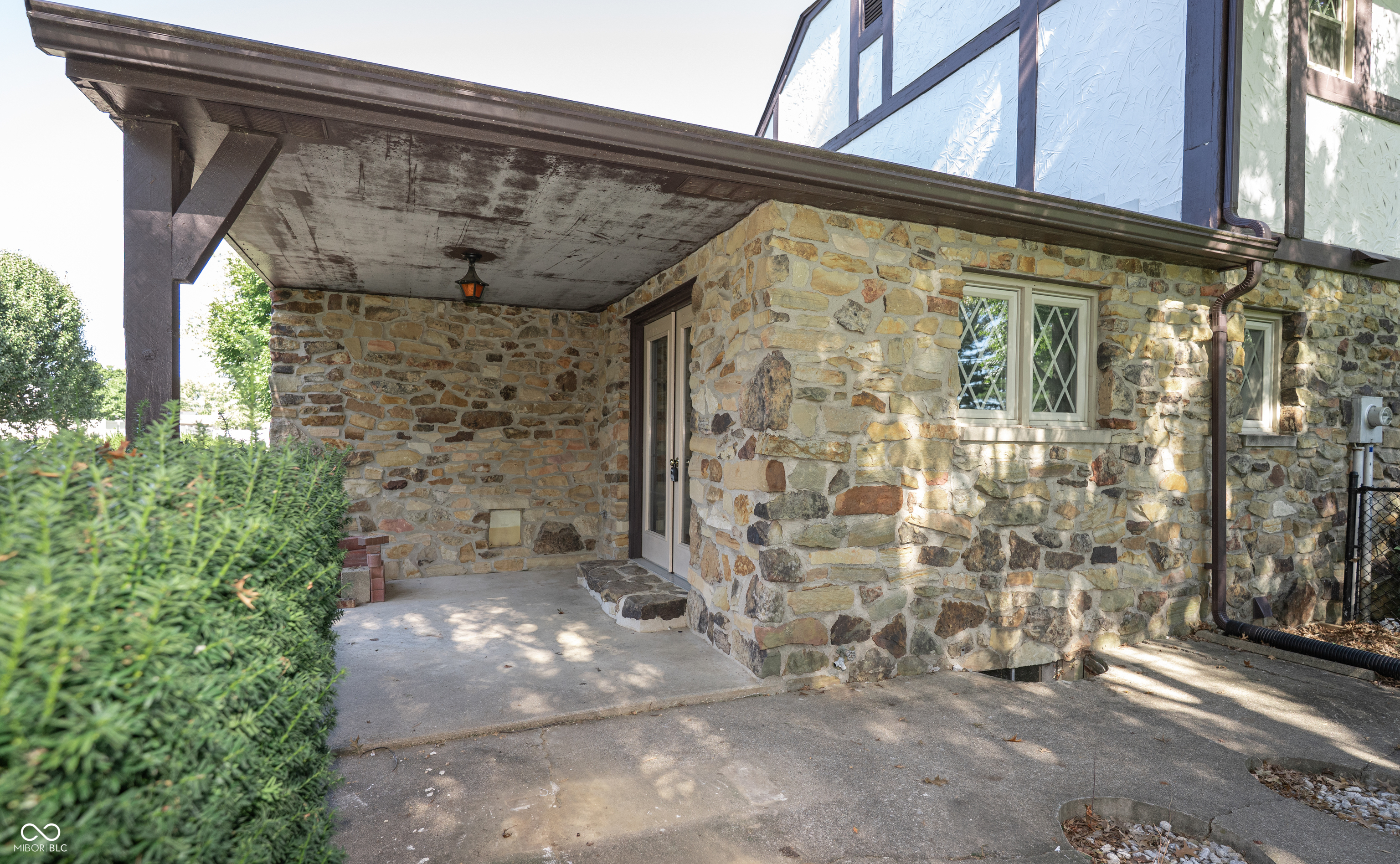 528 Robin Hood Drive