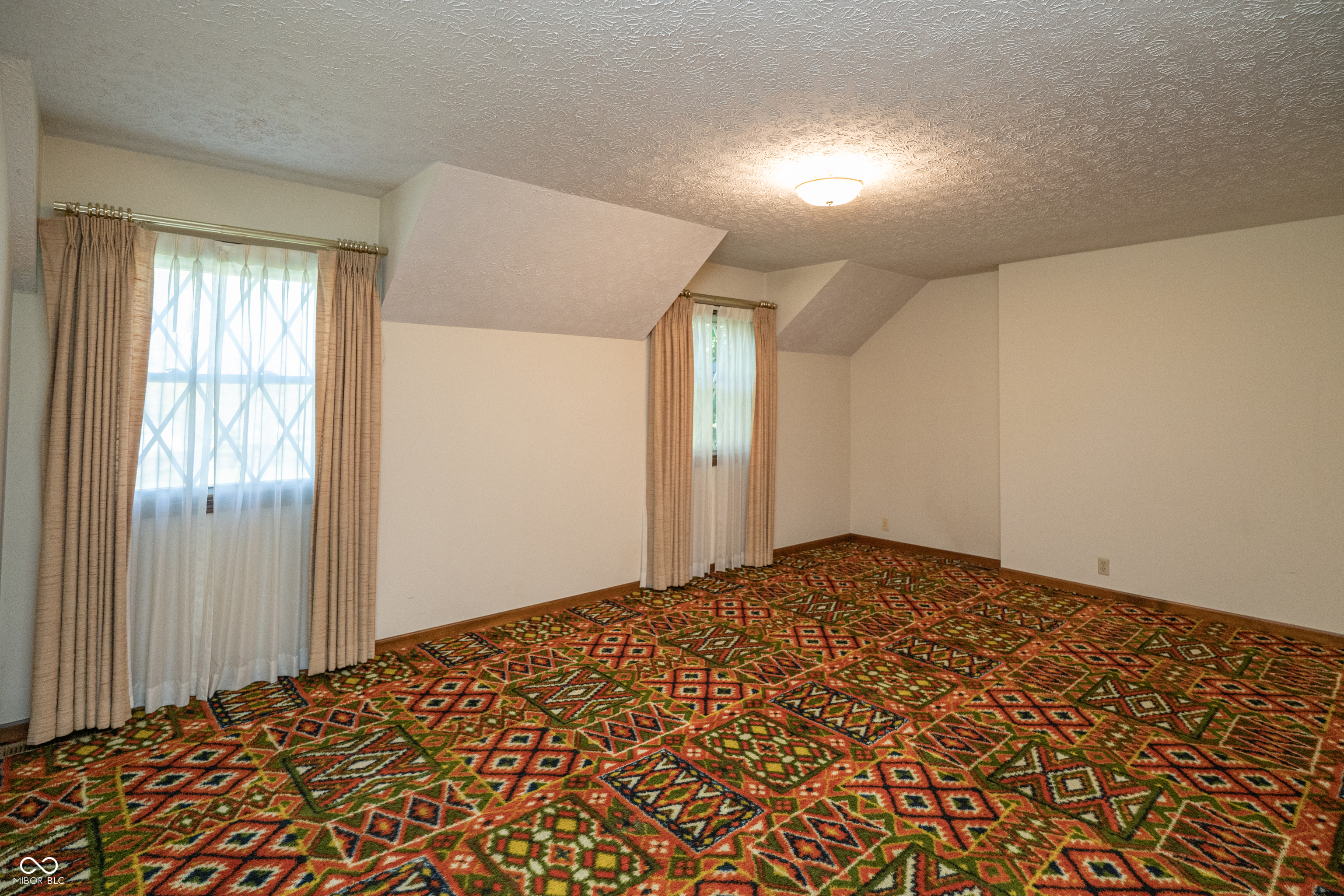 528 Robin Hood Drive