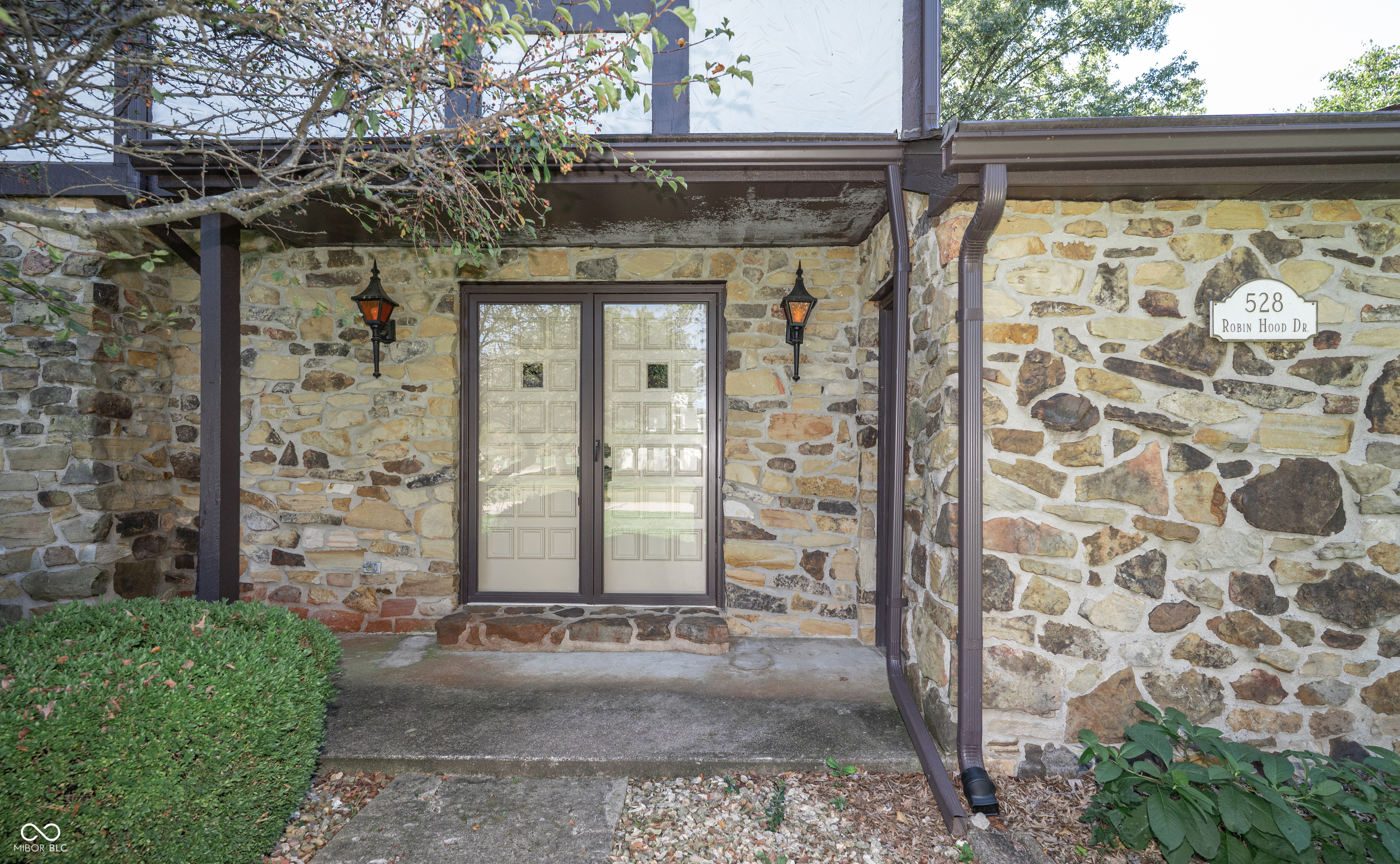 528 Robin Hood Drive