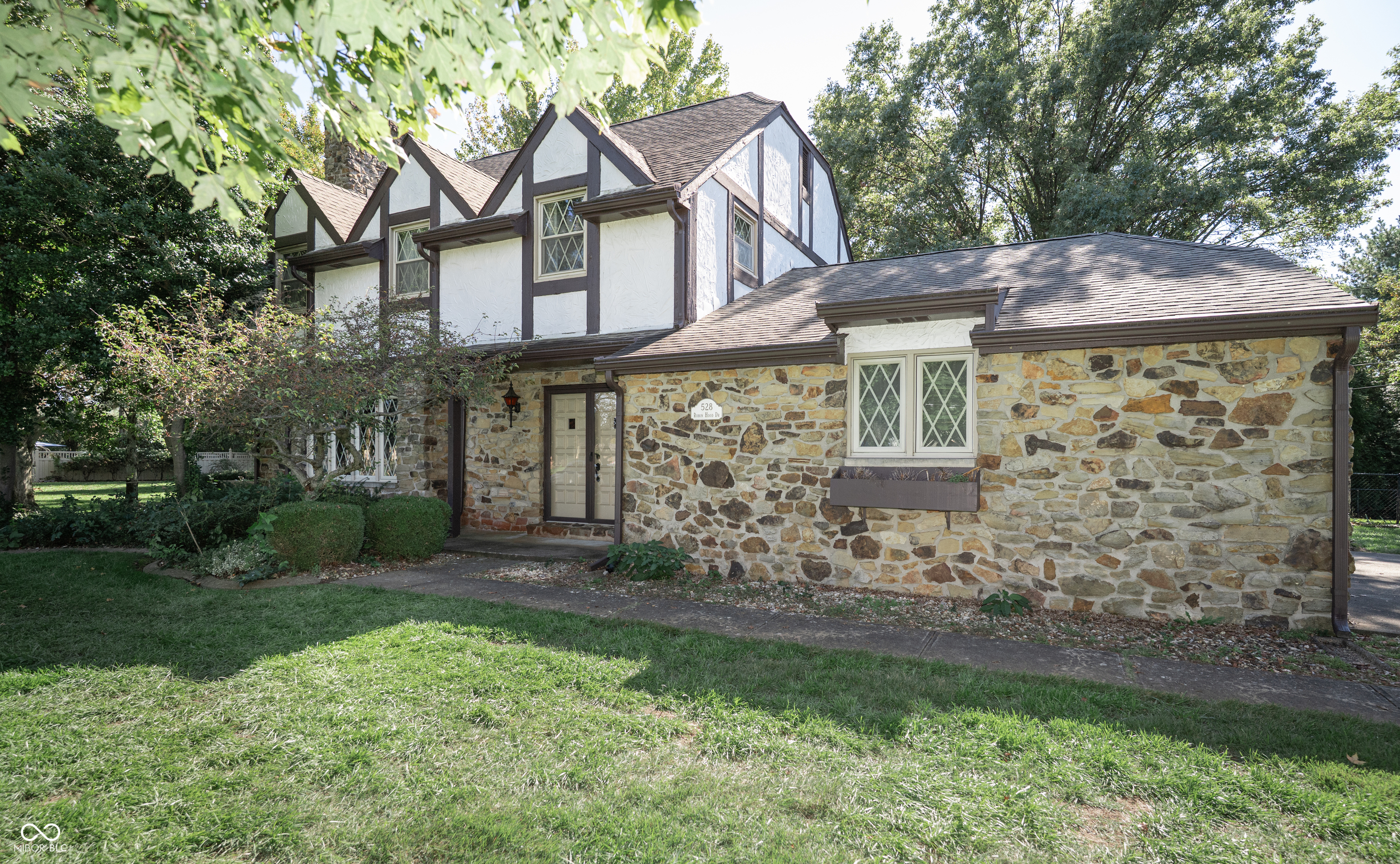 528 Robin Hood Drive