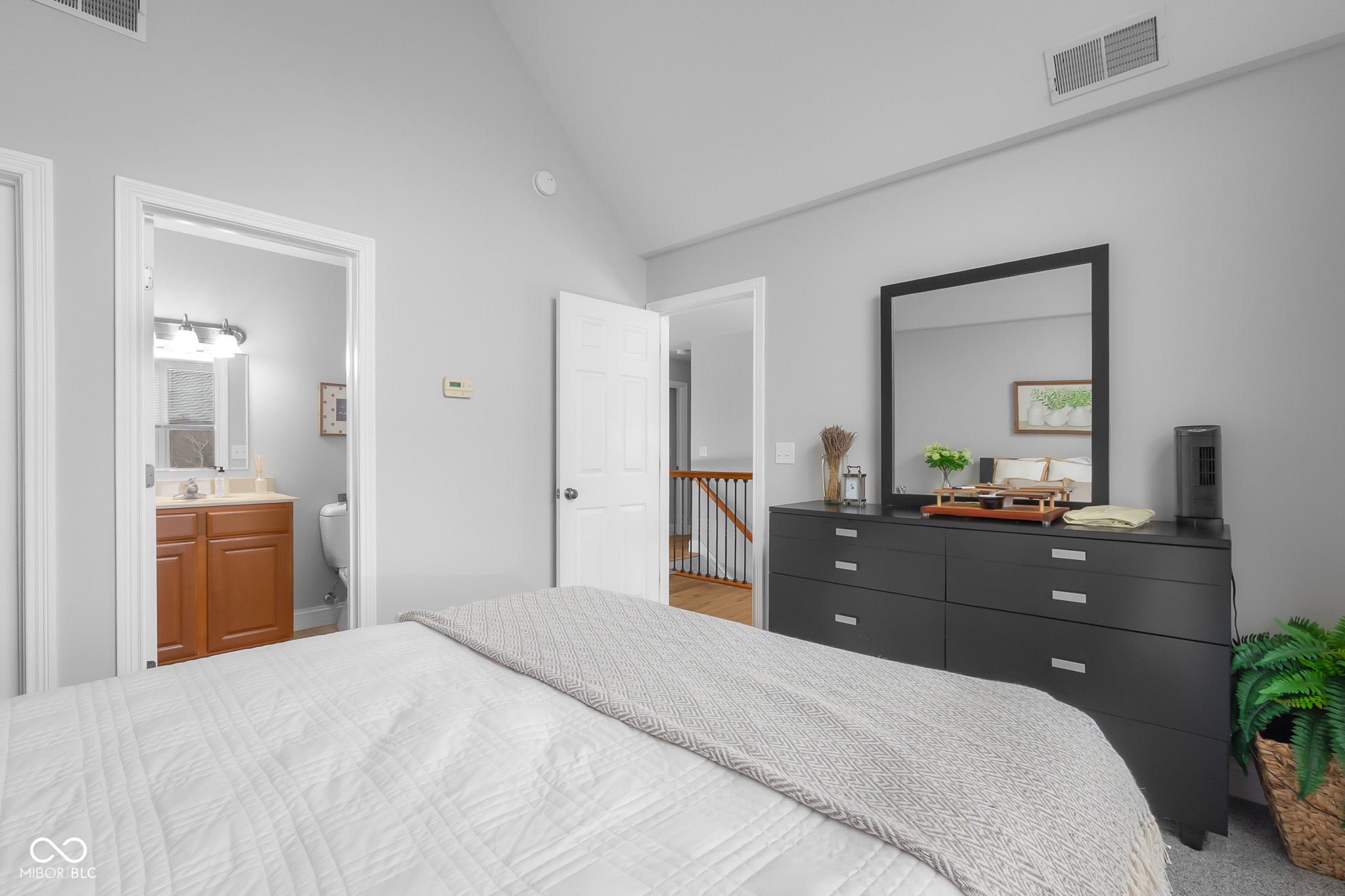 537 N County Road 250 E