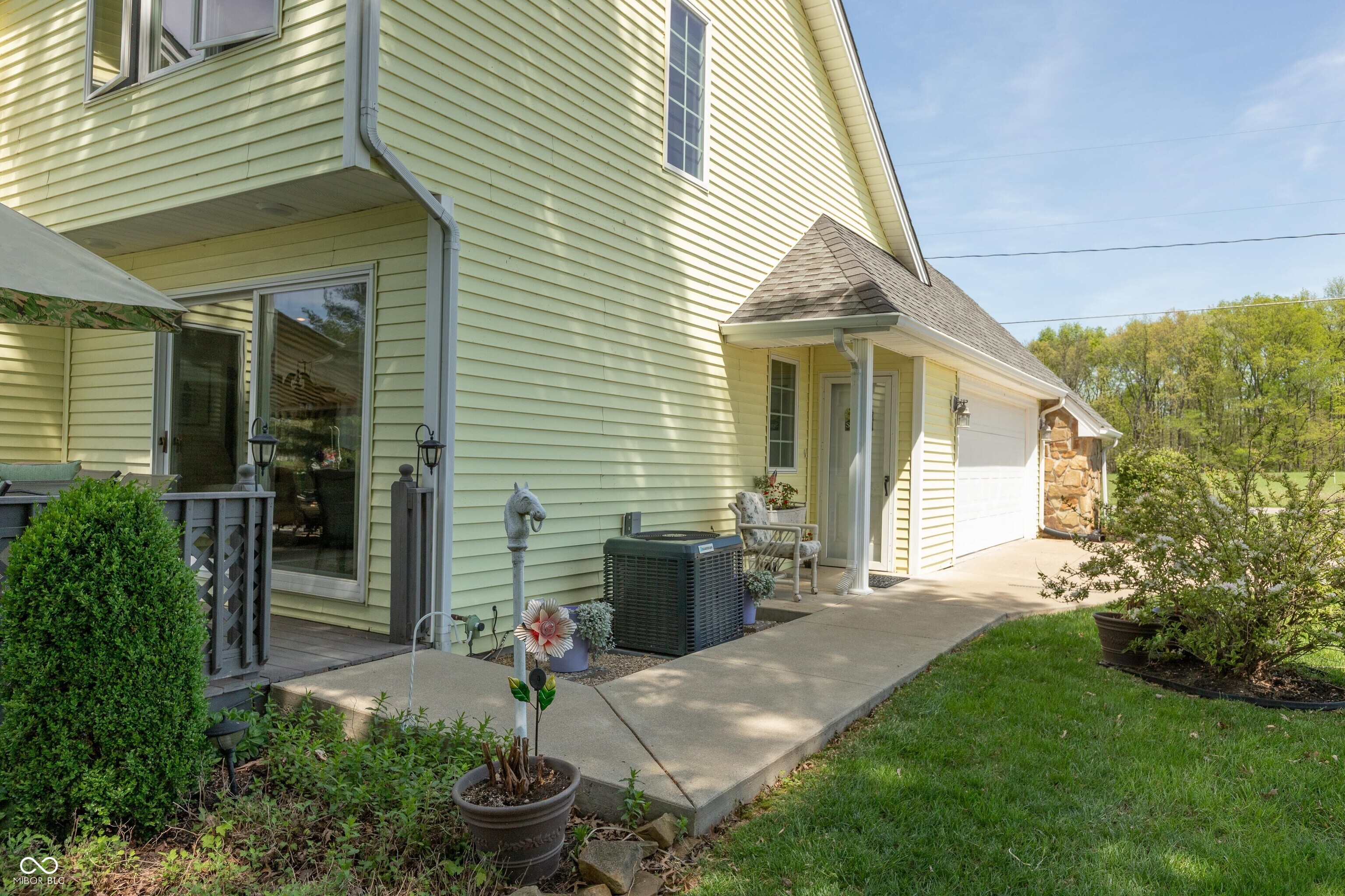 889 E North Shore Drive