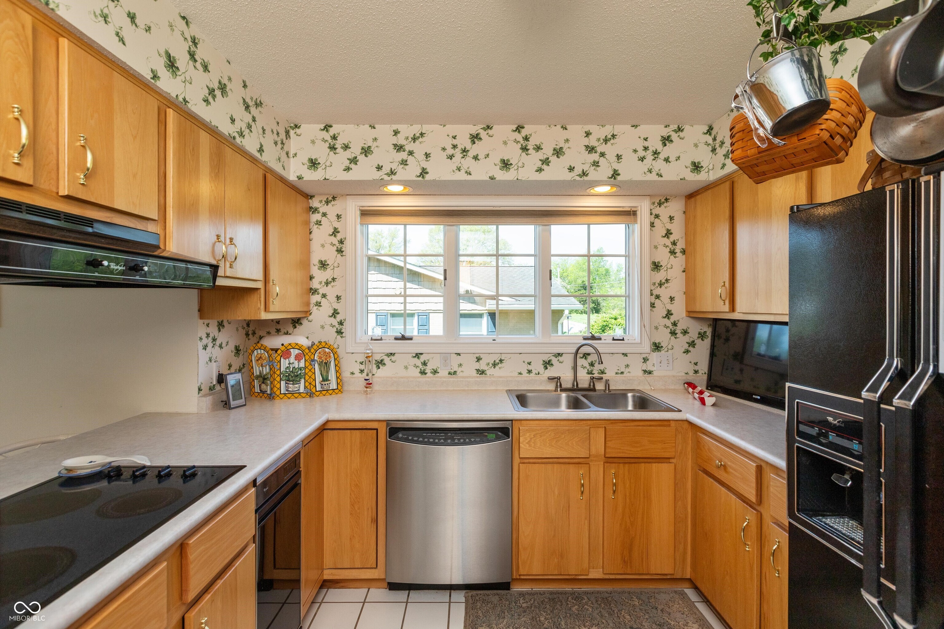 889 E North Shore Drive