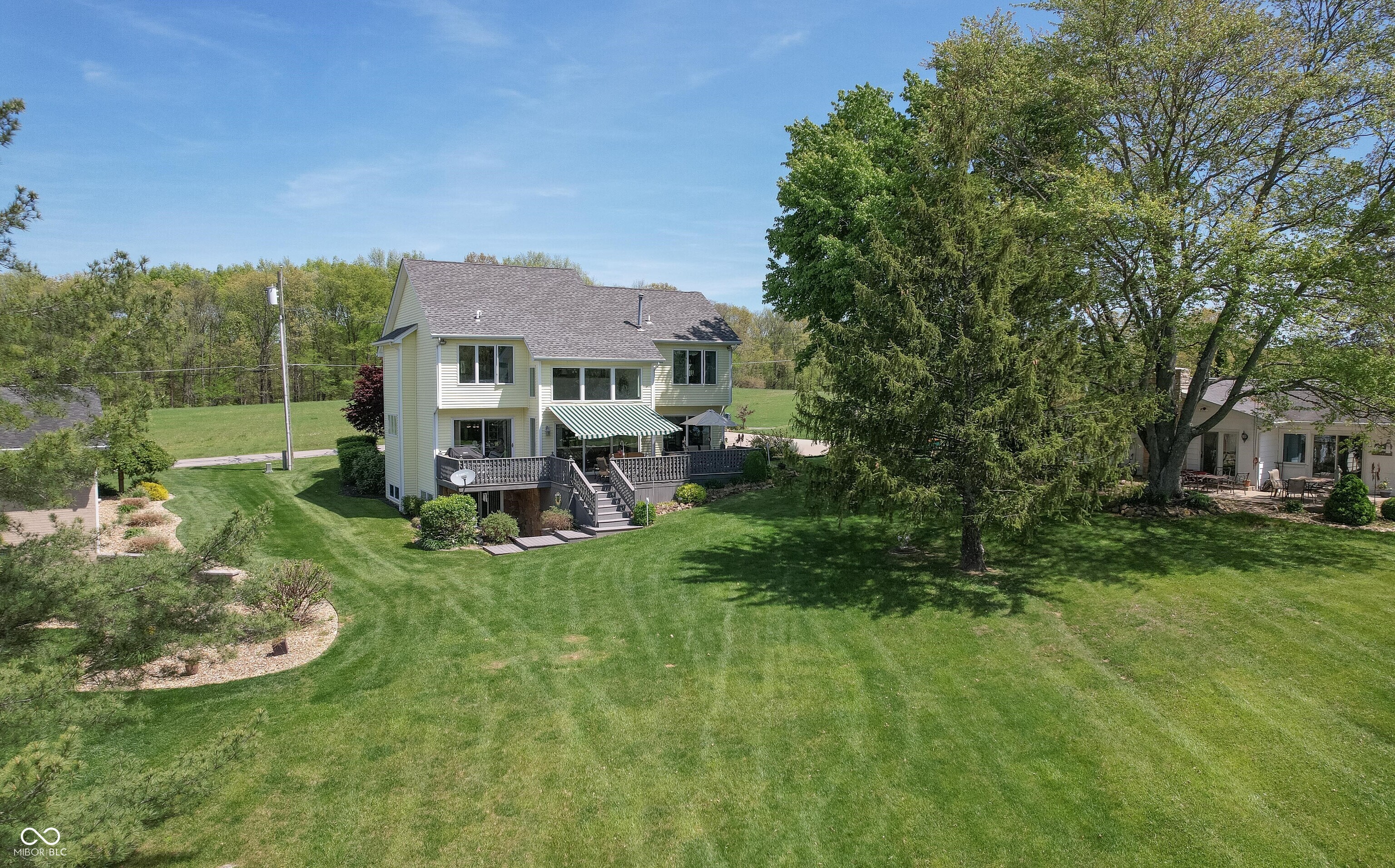 889 E North Shore Drive