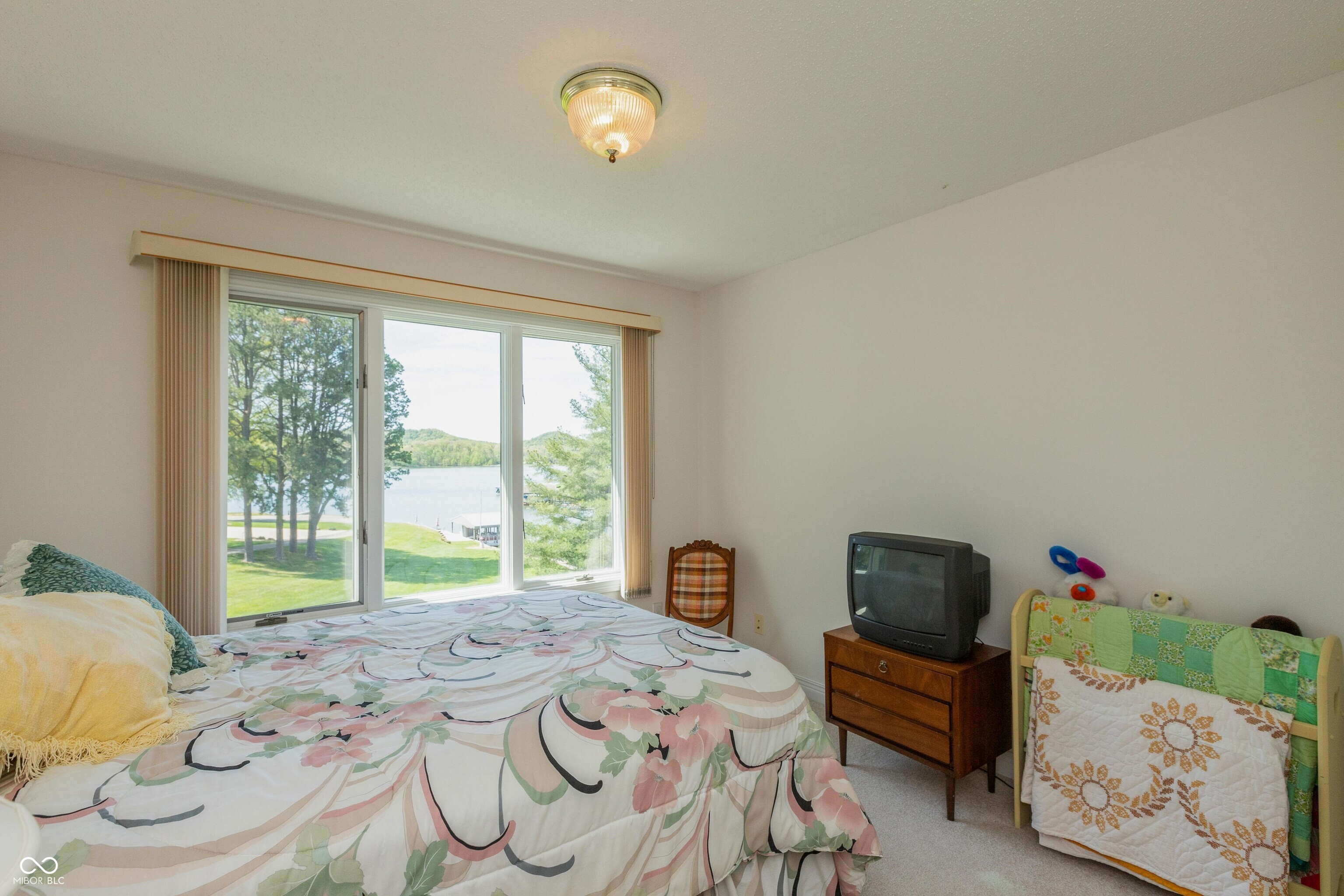889 E North Shore Drive