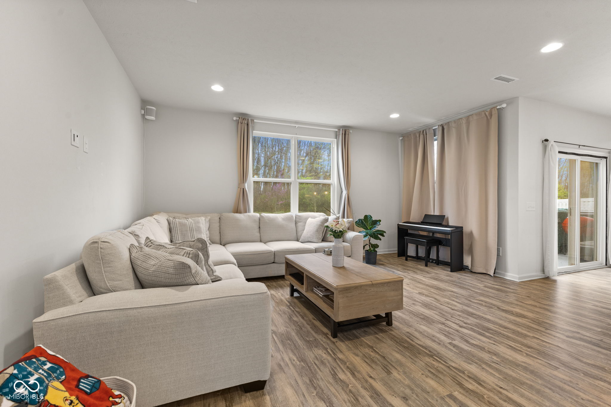 1398 Sarah Way